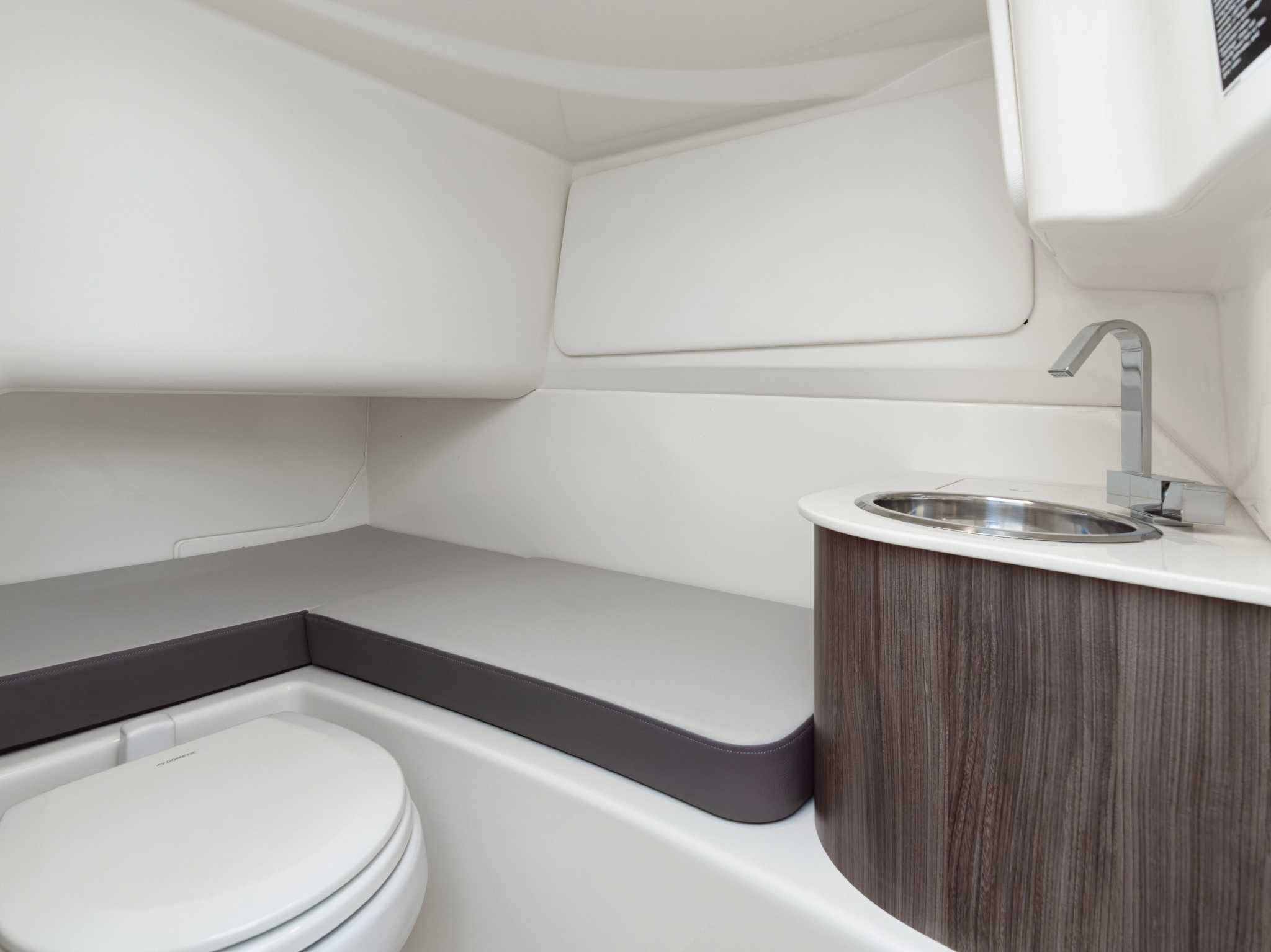 2026 Sea Ray SDX 270 Surf -17