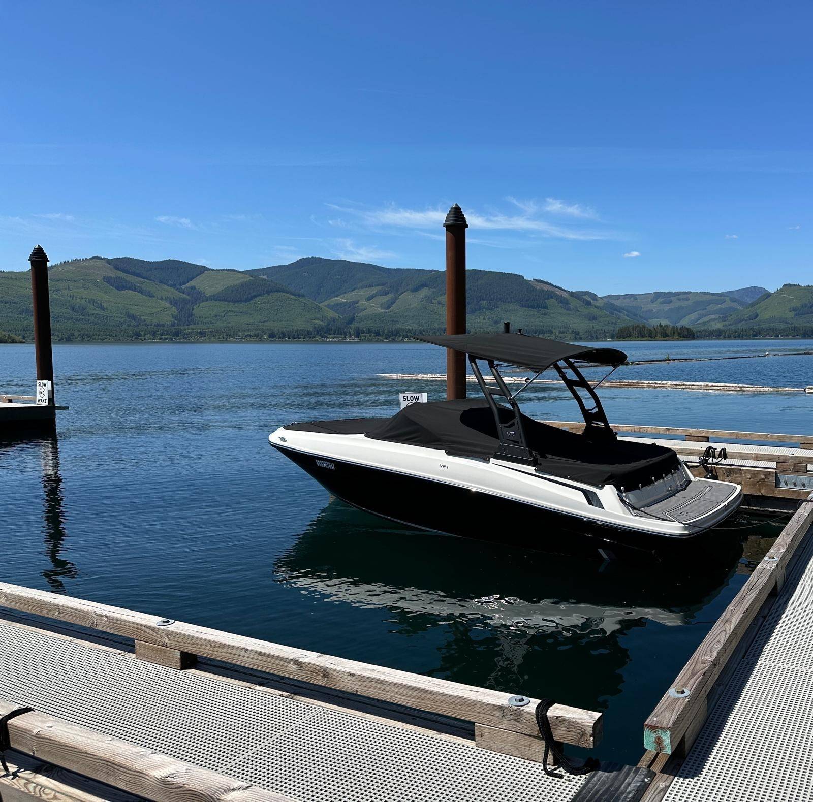 2023 Bayliner VR4 Bowrider-4