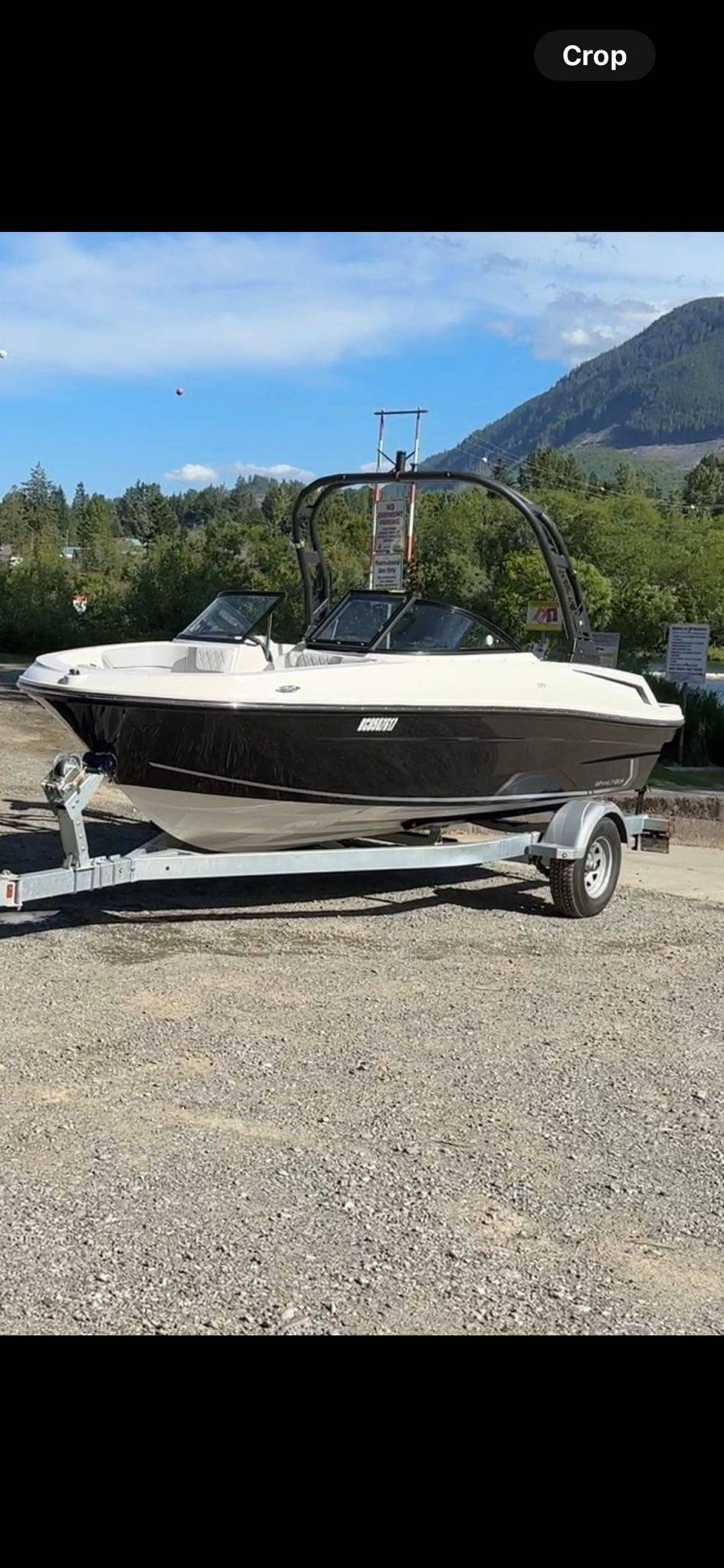2023 Bayliner VR4 Bowrider-3
