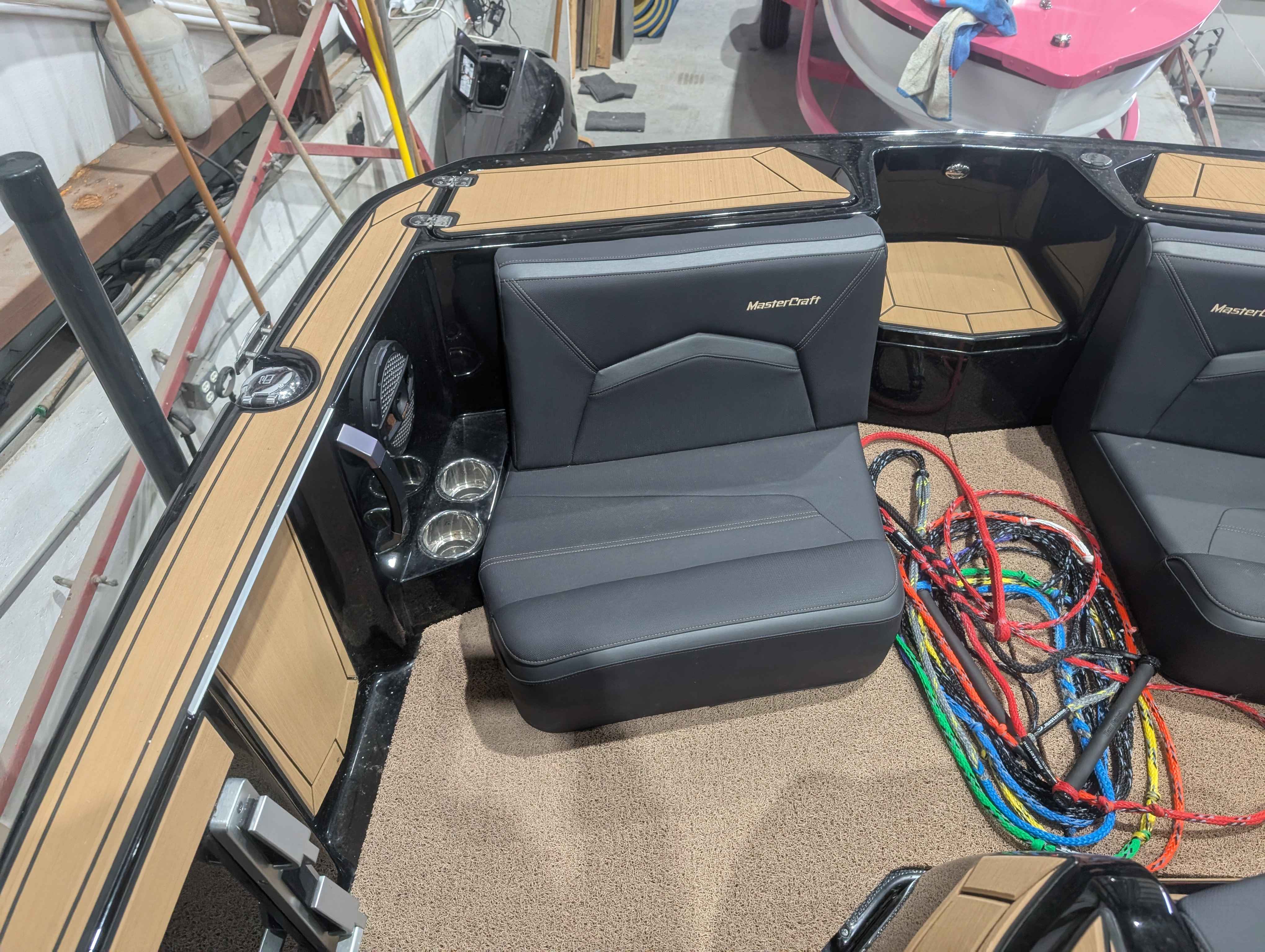 boat-carouselImage-image