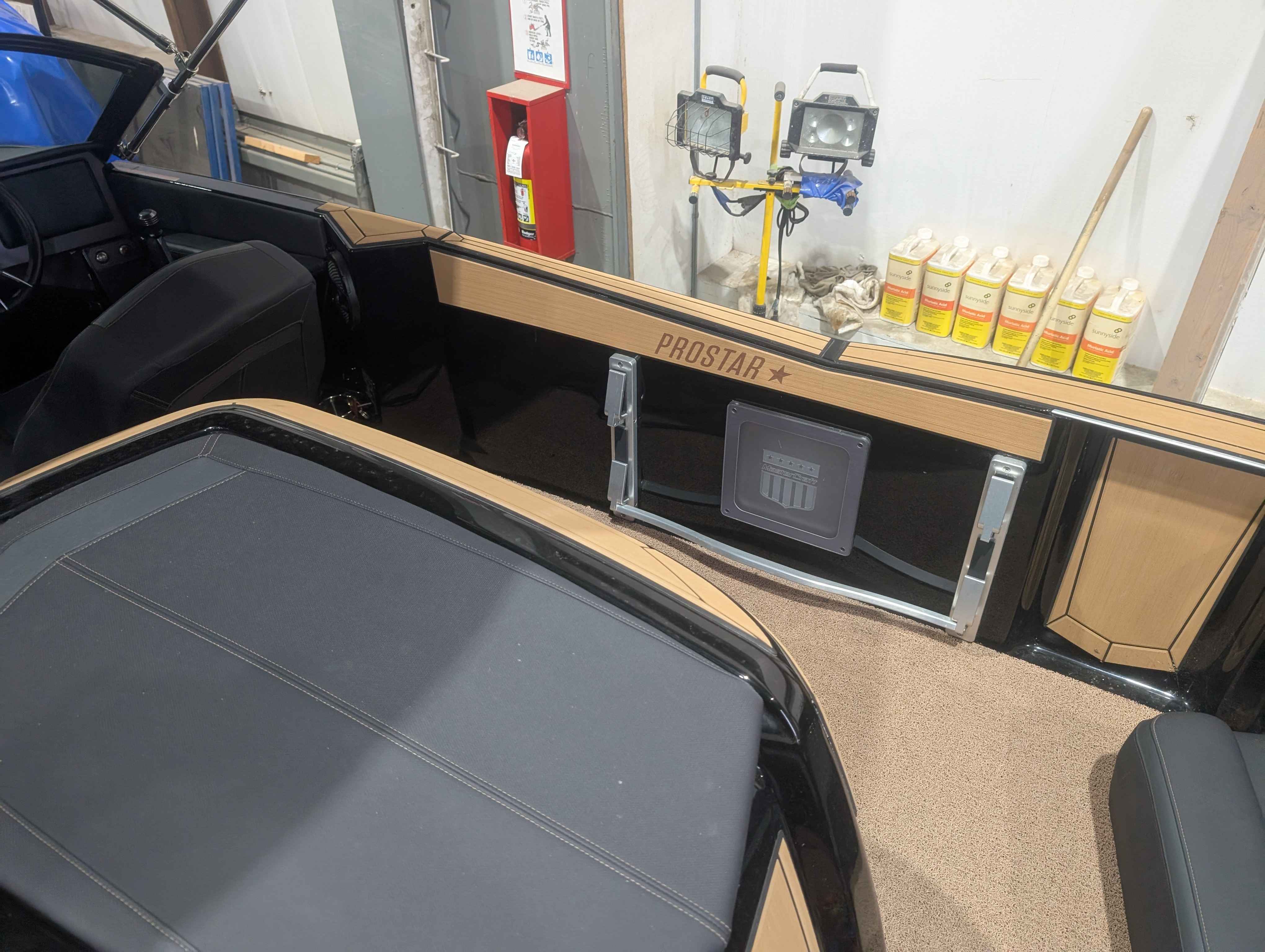 boat-carouselImage-image