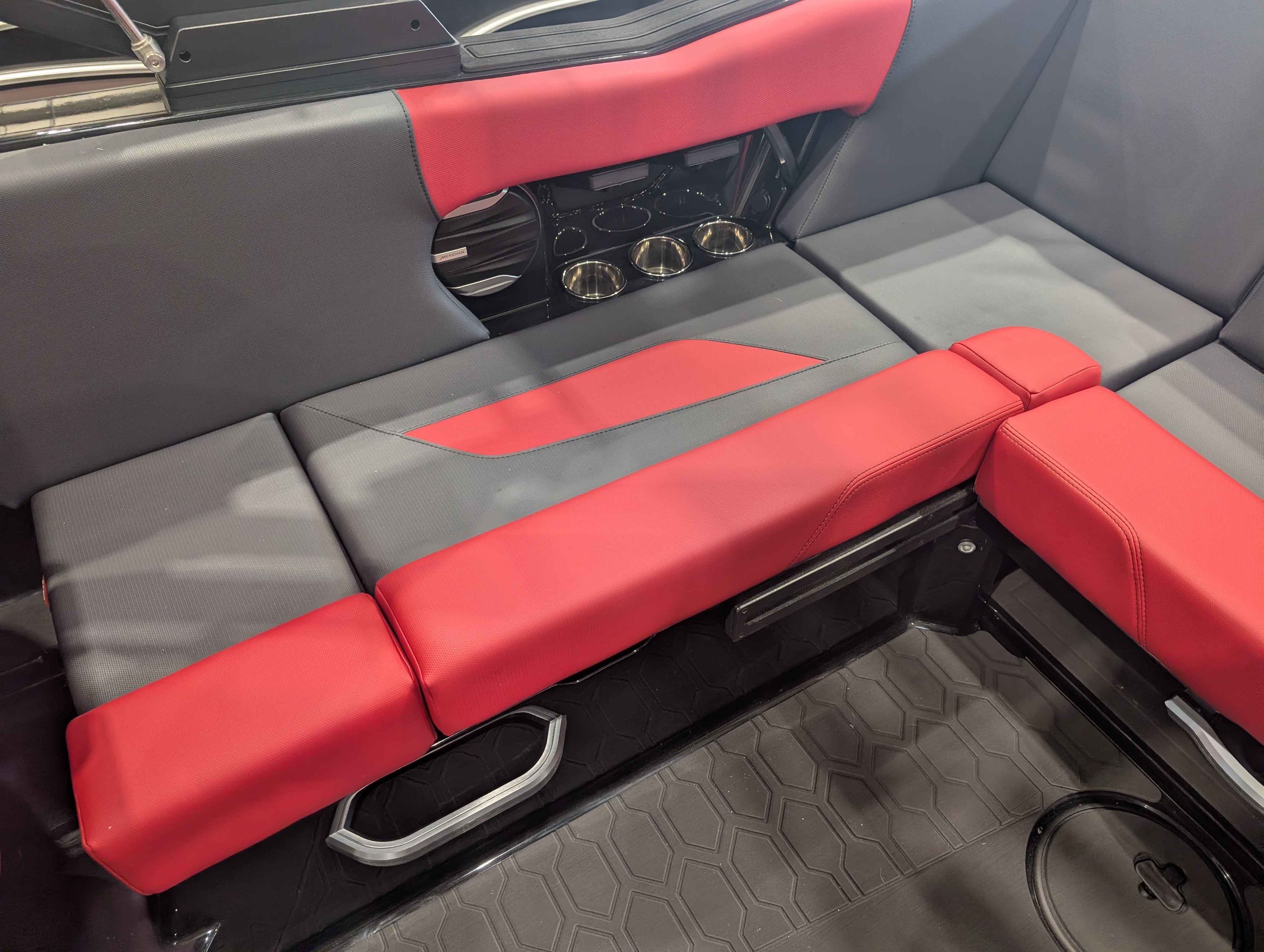 boat-carouselImage-image