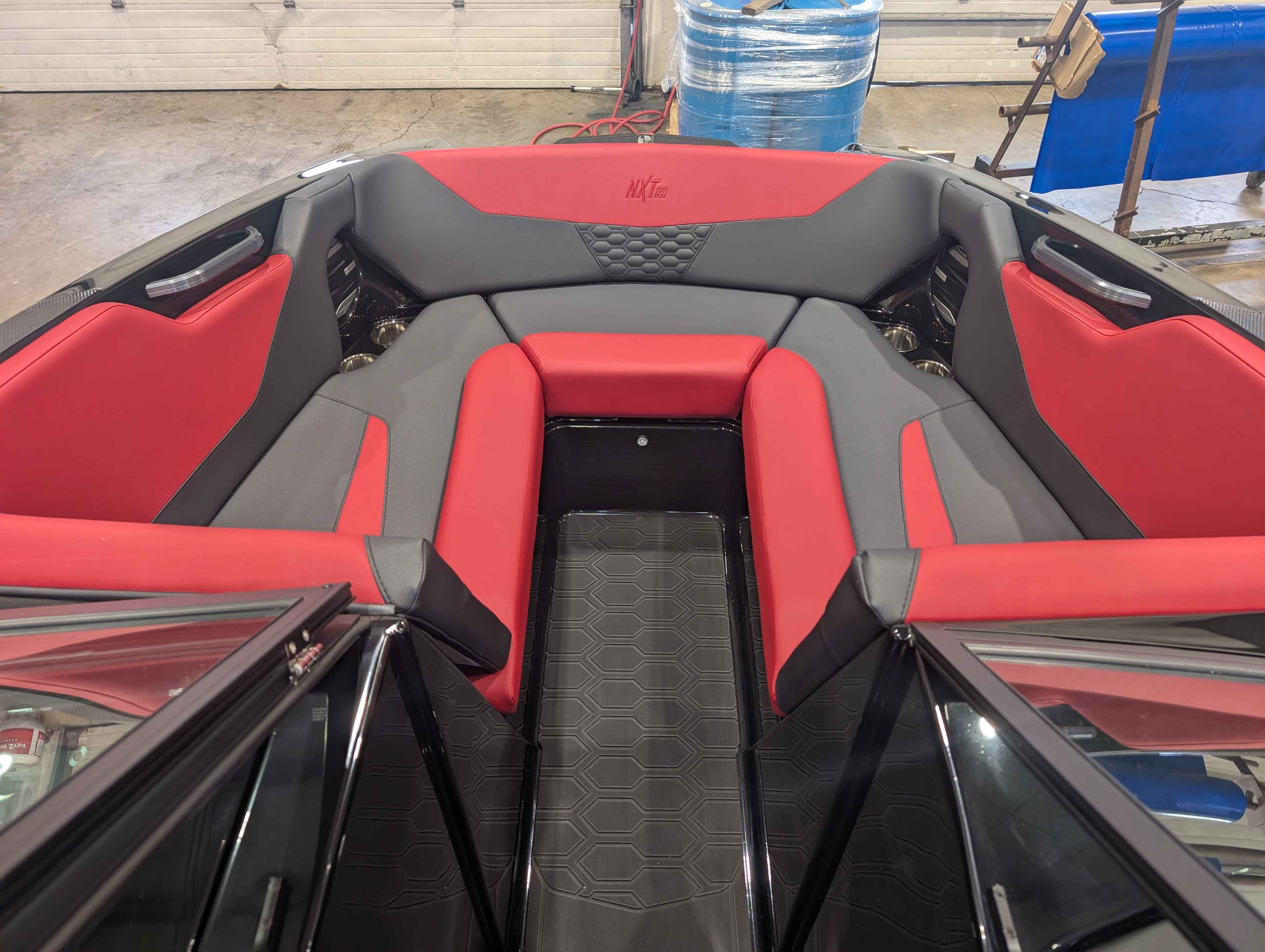 boat-carouselImage-image