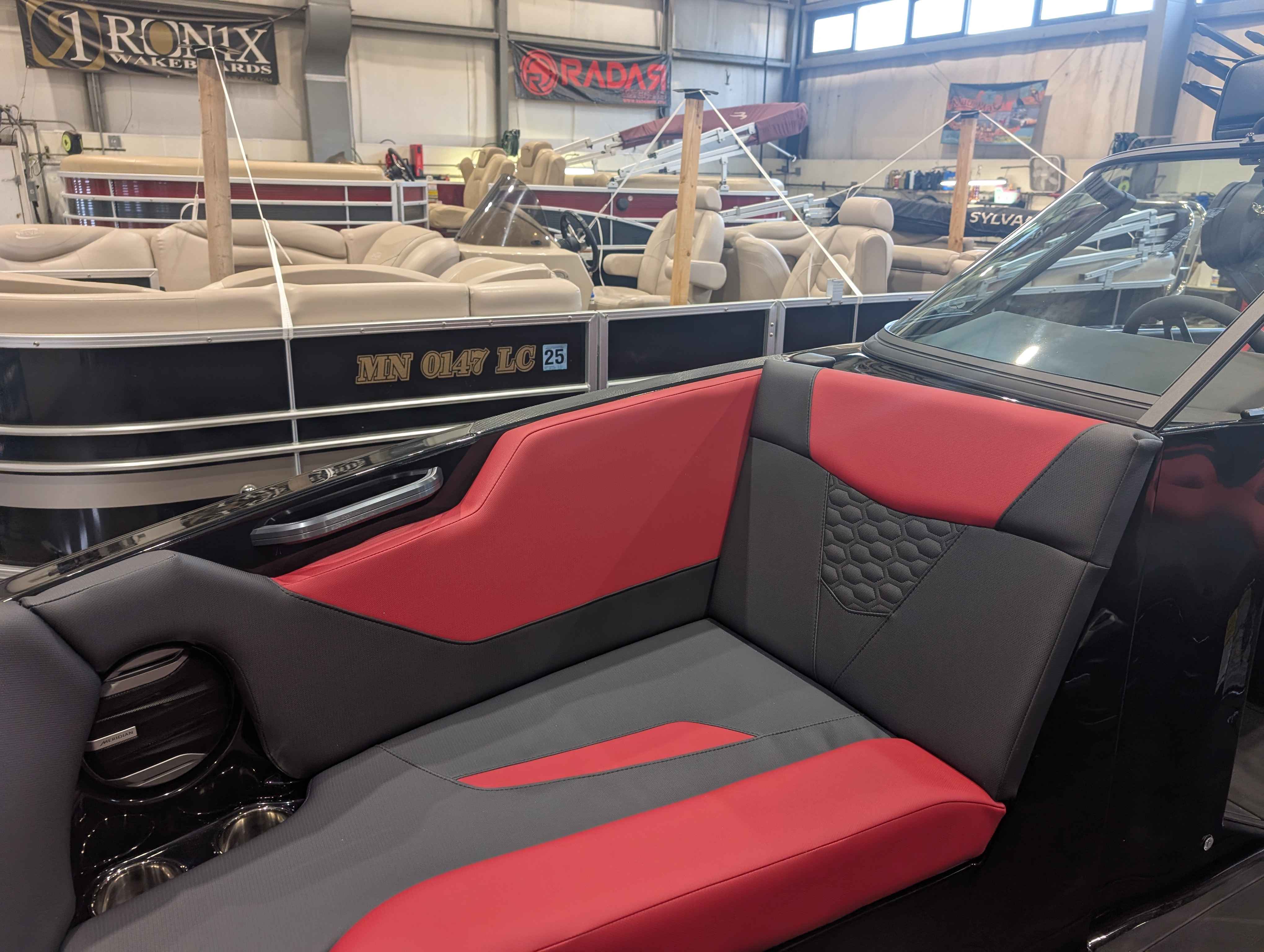 boat-carouselImage-image