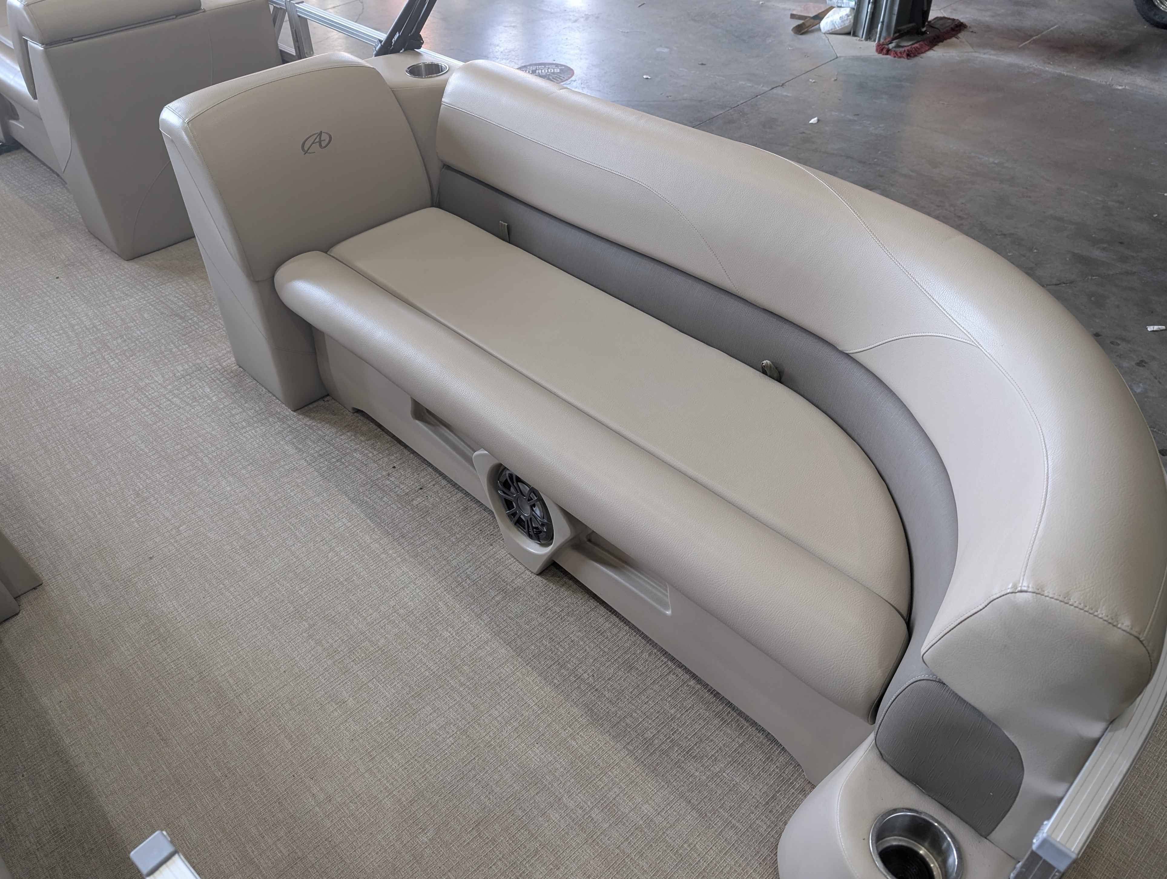 boat-carouselImage-image