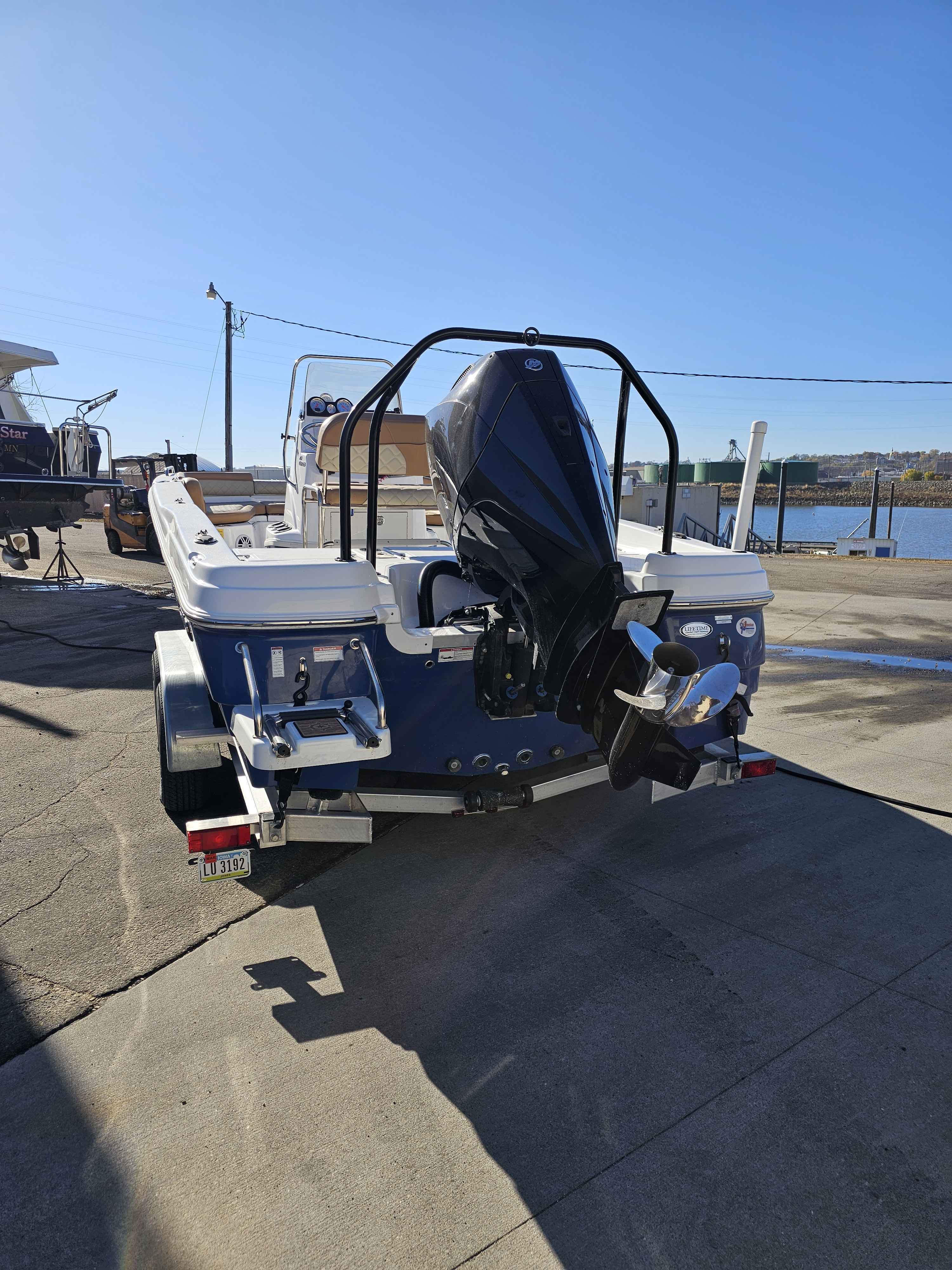 boat-carouselImage-image