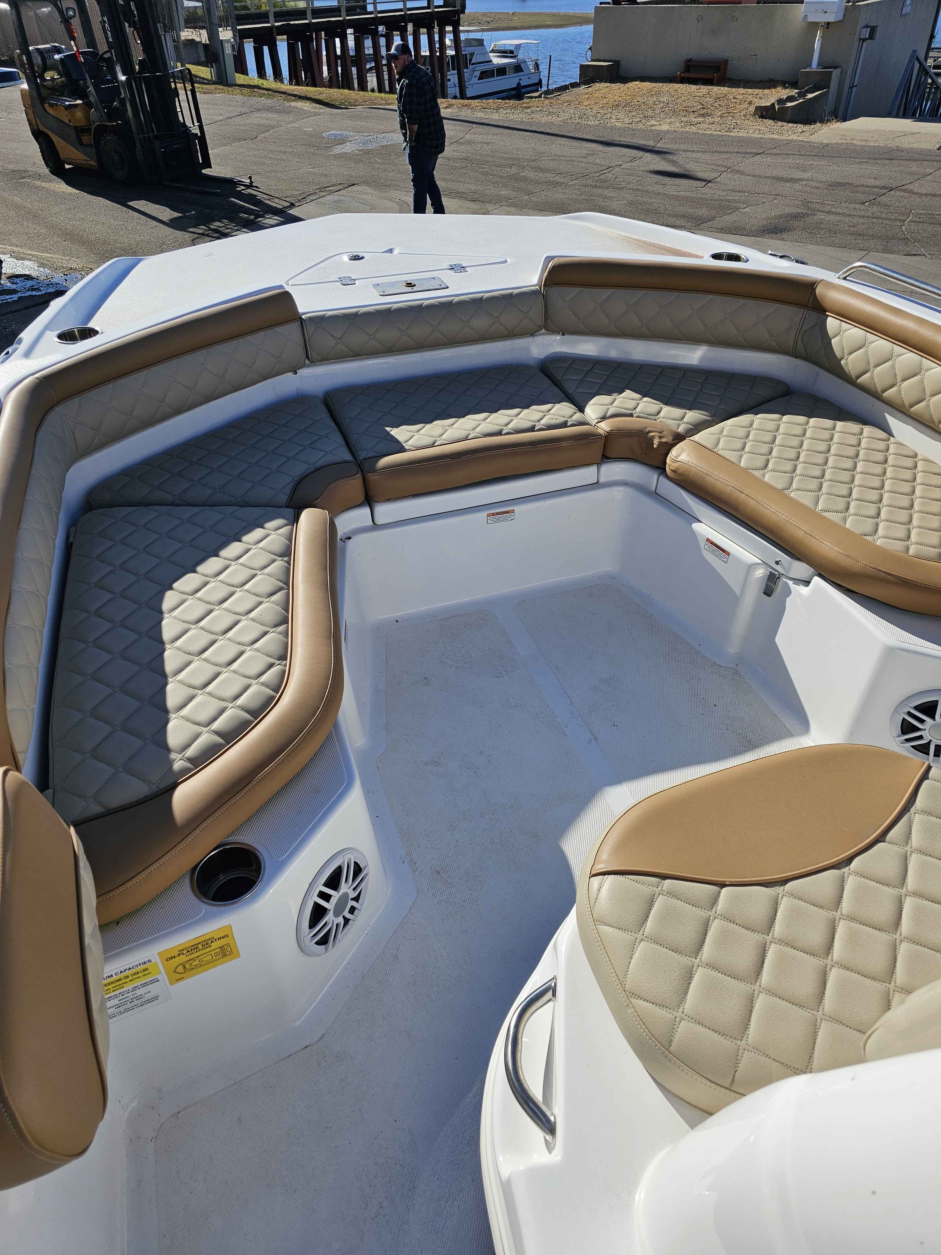 boat-carouselImage-image