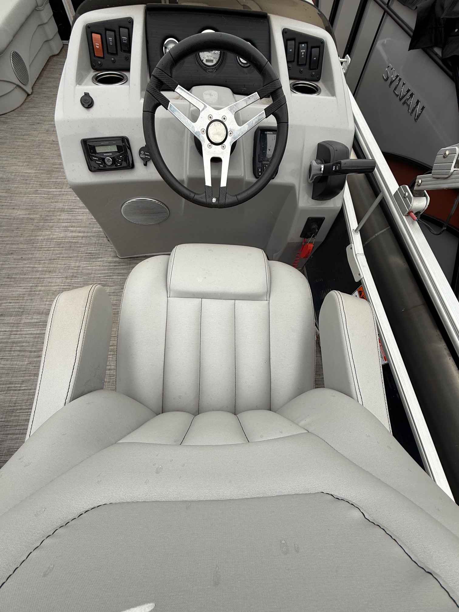 boat-carouselImage-image