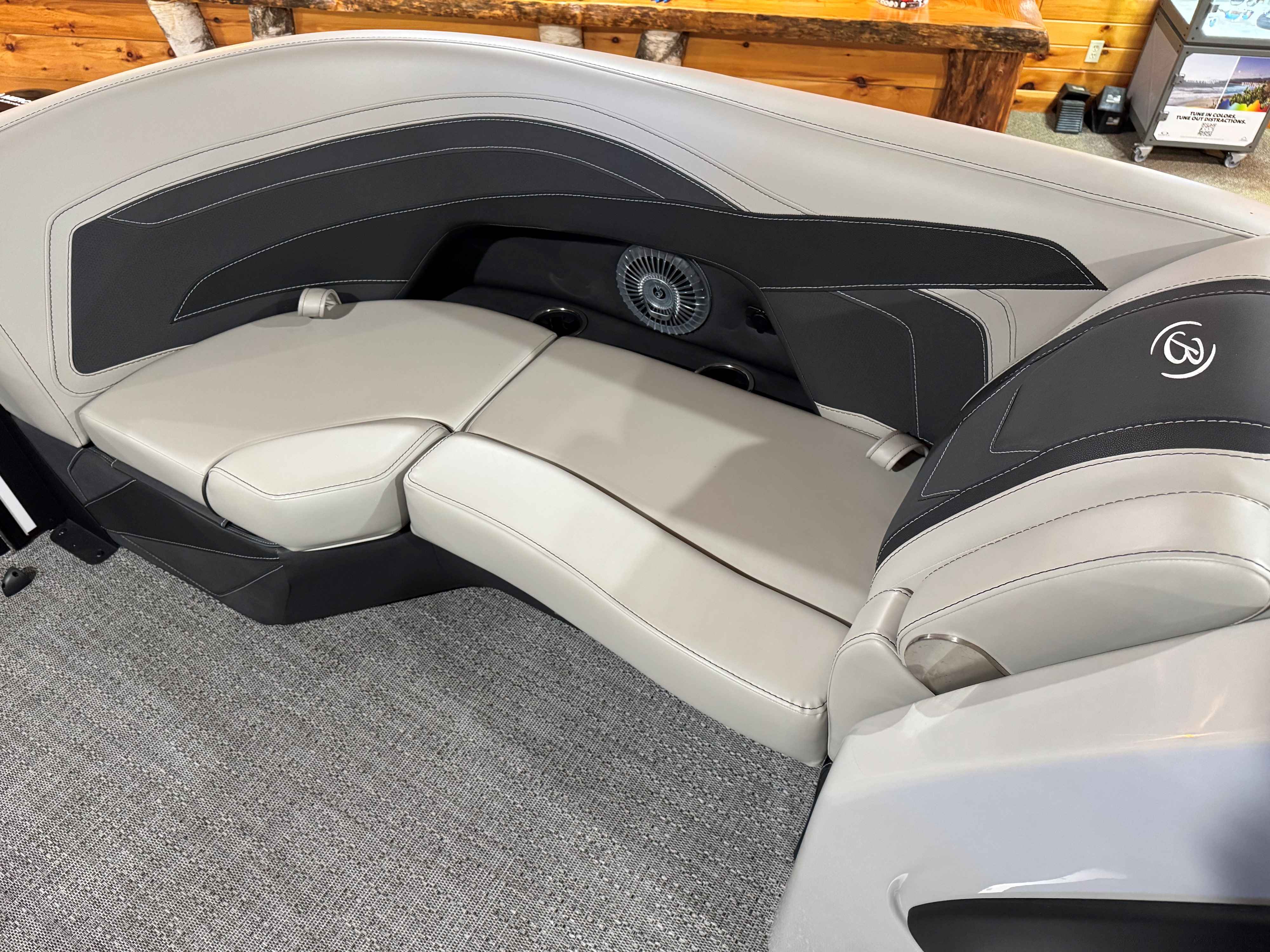 boat-carouselImage-image