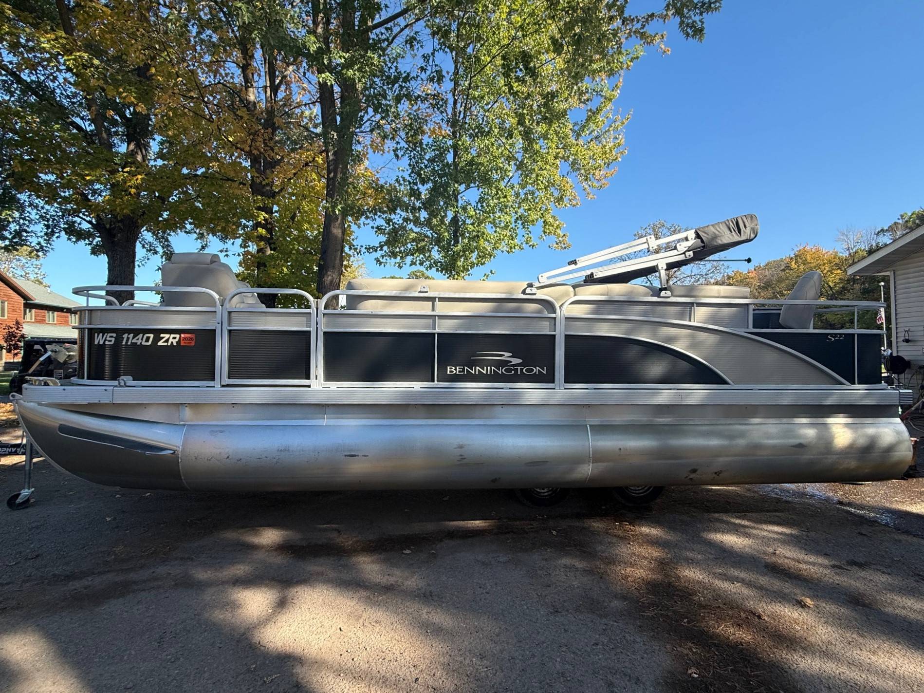 2017 Bennington 22SF