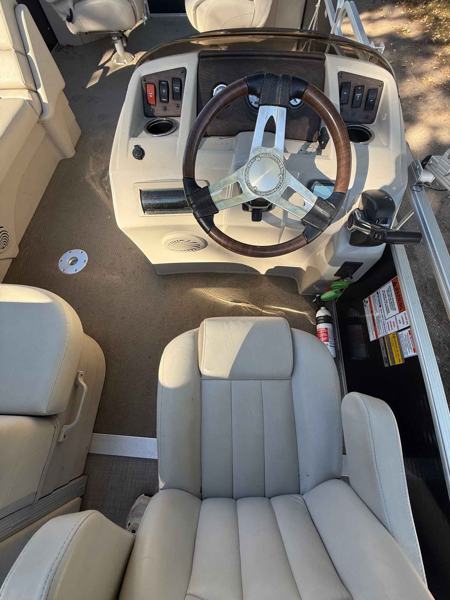 boat-carouselImage-image