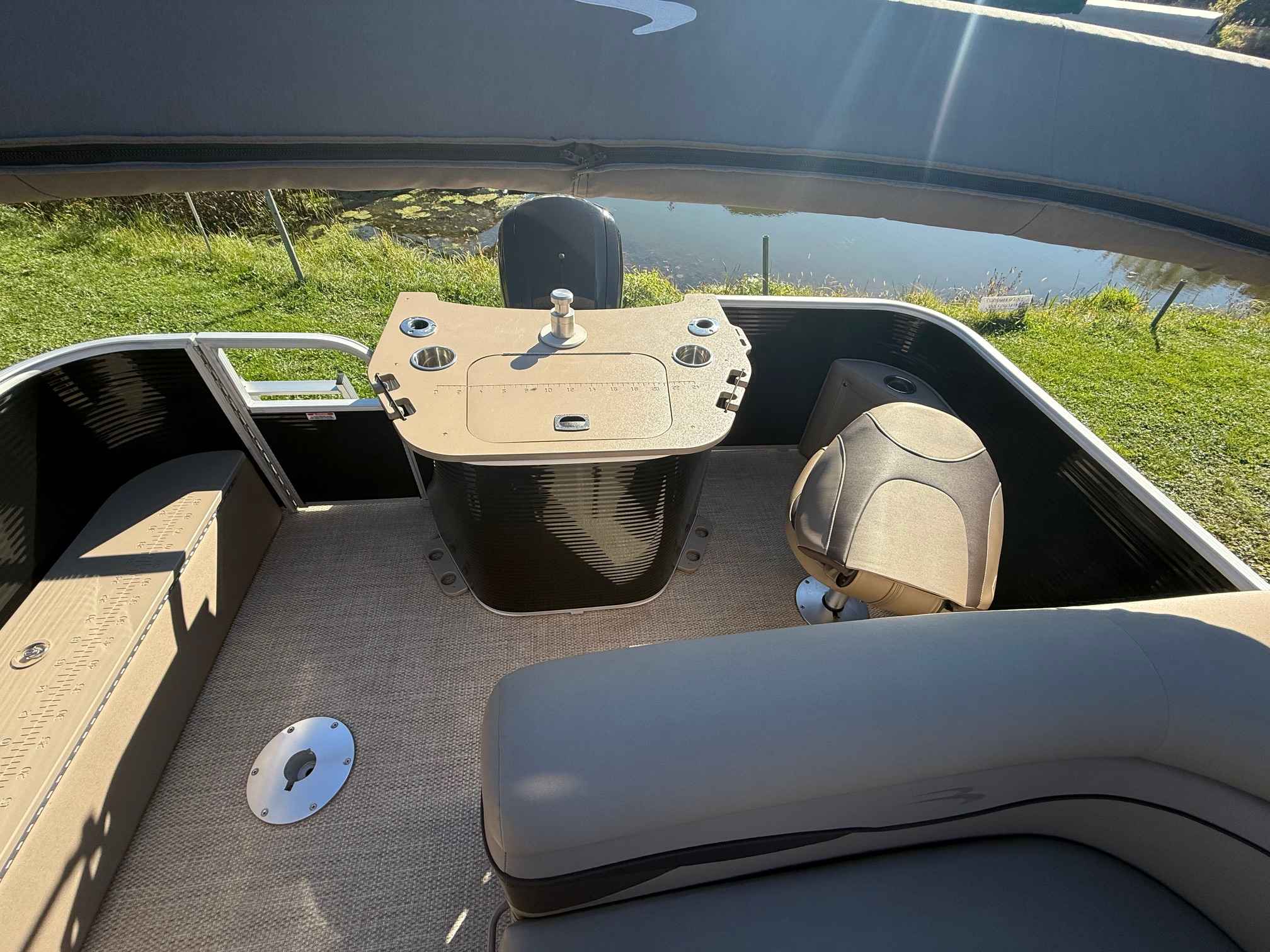 boat-carouselImage-image