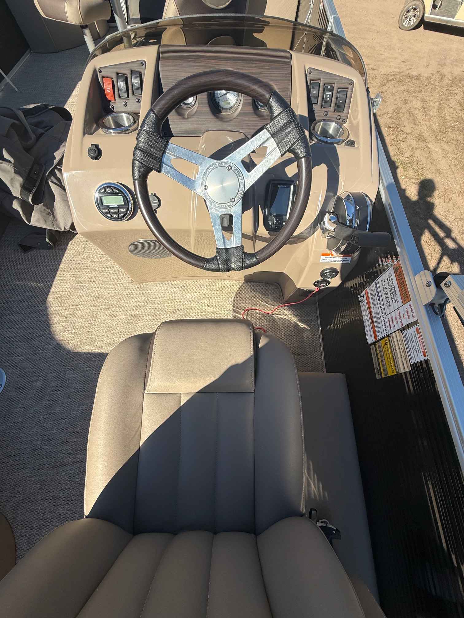 boat-carouselImage-image