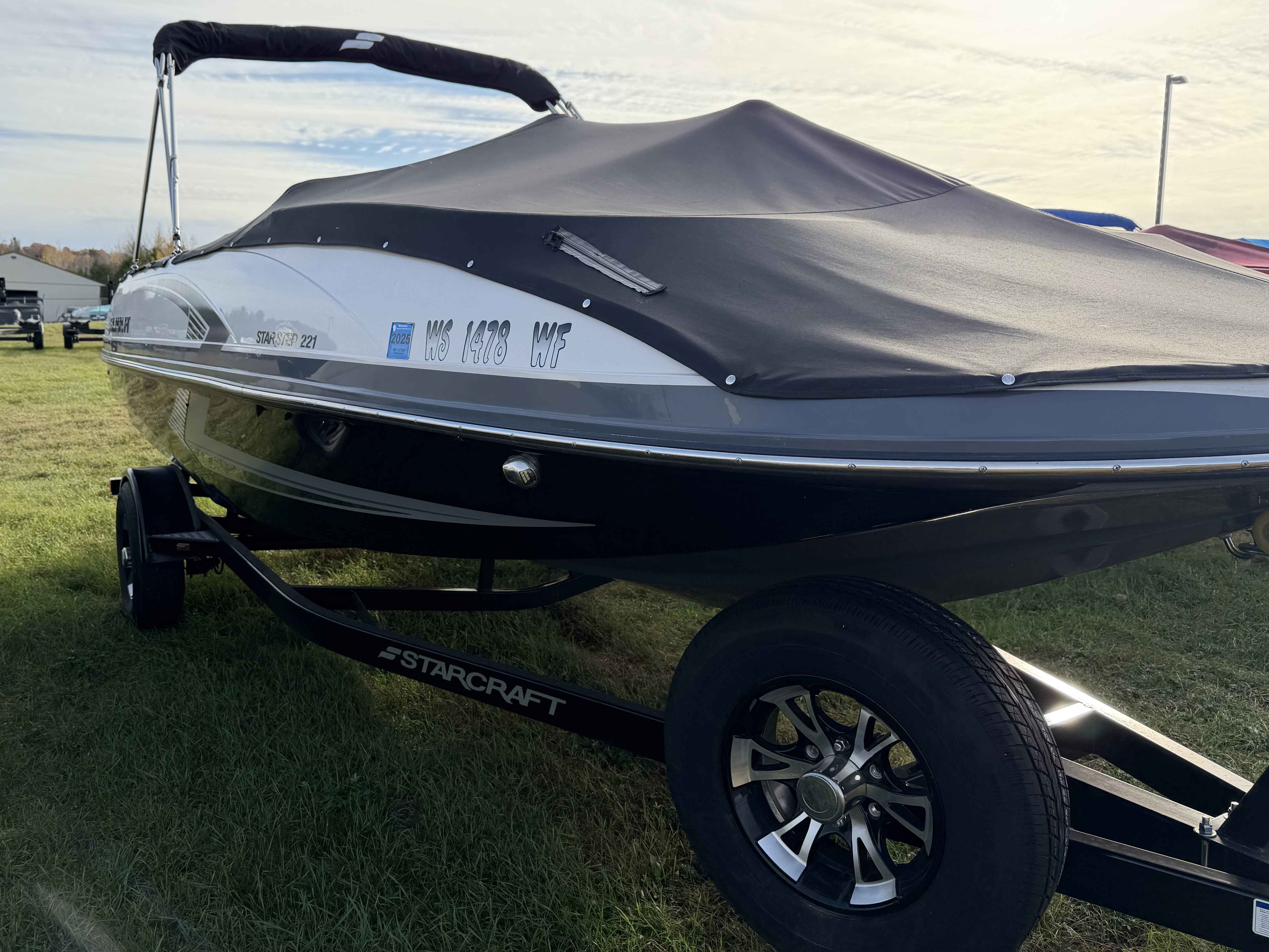 boat-carouselImage-image