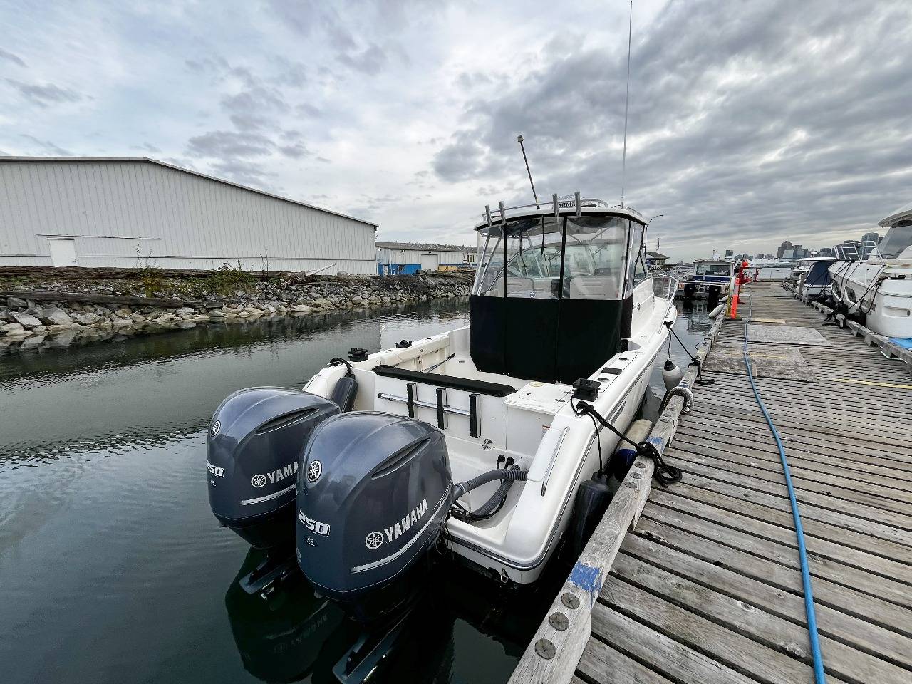 Pre-Owned 2014 Pursuit 285 for Sale | Vancouver, BC | M&P Yacht Centre