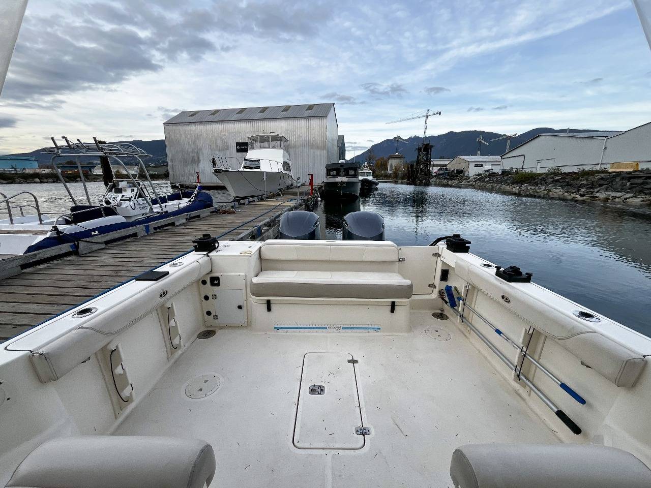 Pre-Owned 2014 Pursuit 285 for Sale | Vancouver, BC | M&P Yacht Centre