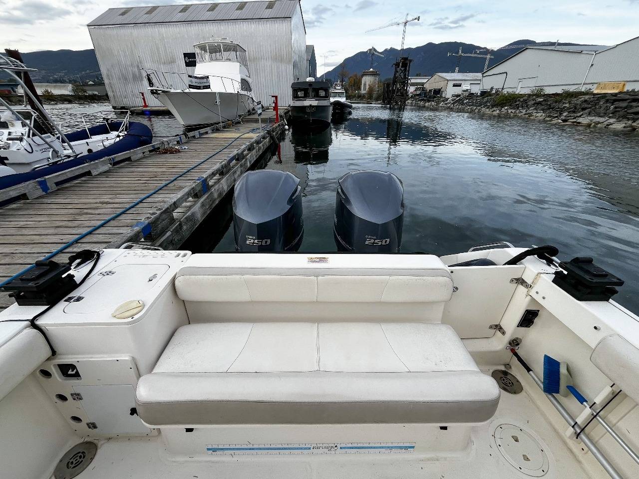 Pre-Owned 2014 Pursuit 285 for Sale | Vancouver, BC | M&P Yacht Centre