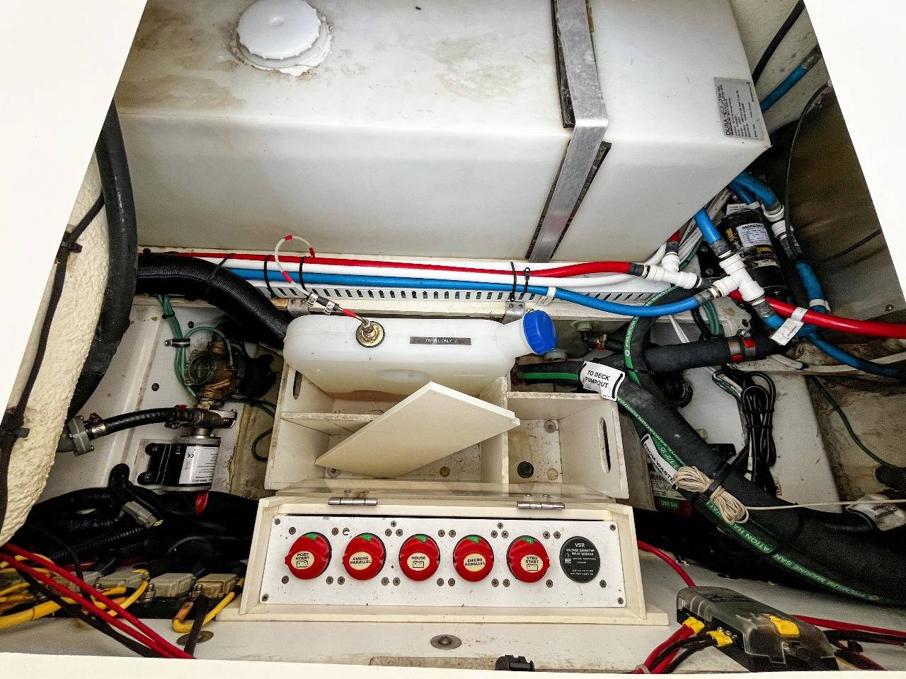 Pre-Owned 2014 Pursuit 285 for Sale | Vancouver, BC | M&P Yacht Centre