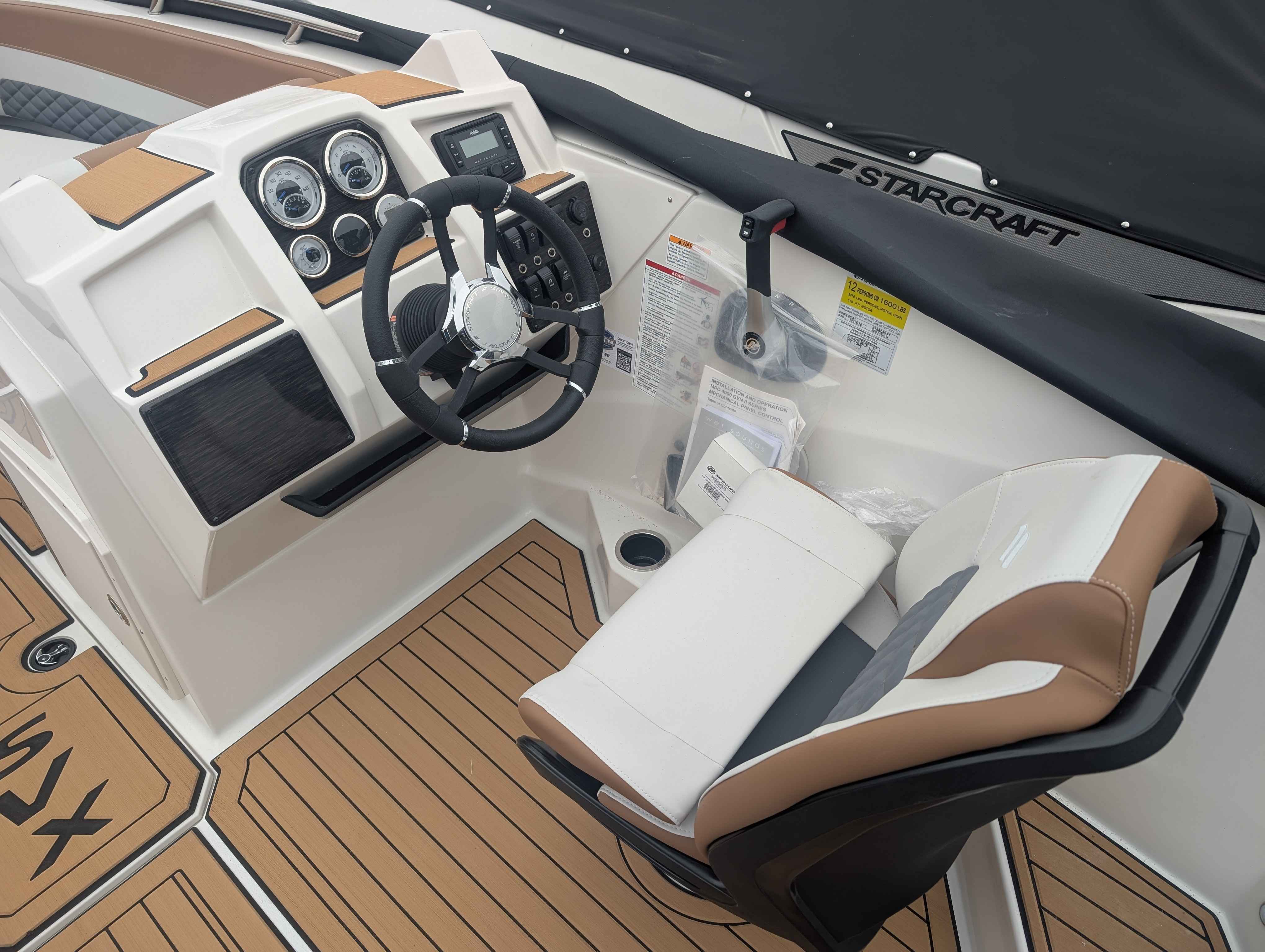 boat-carouselImage-image