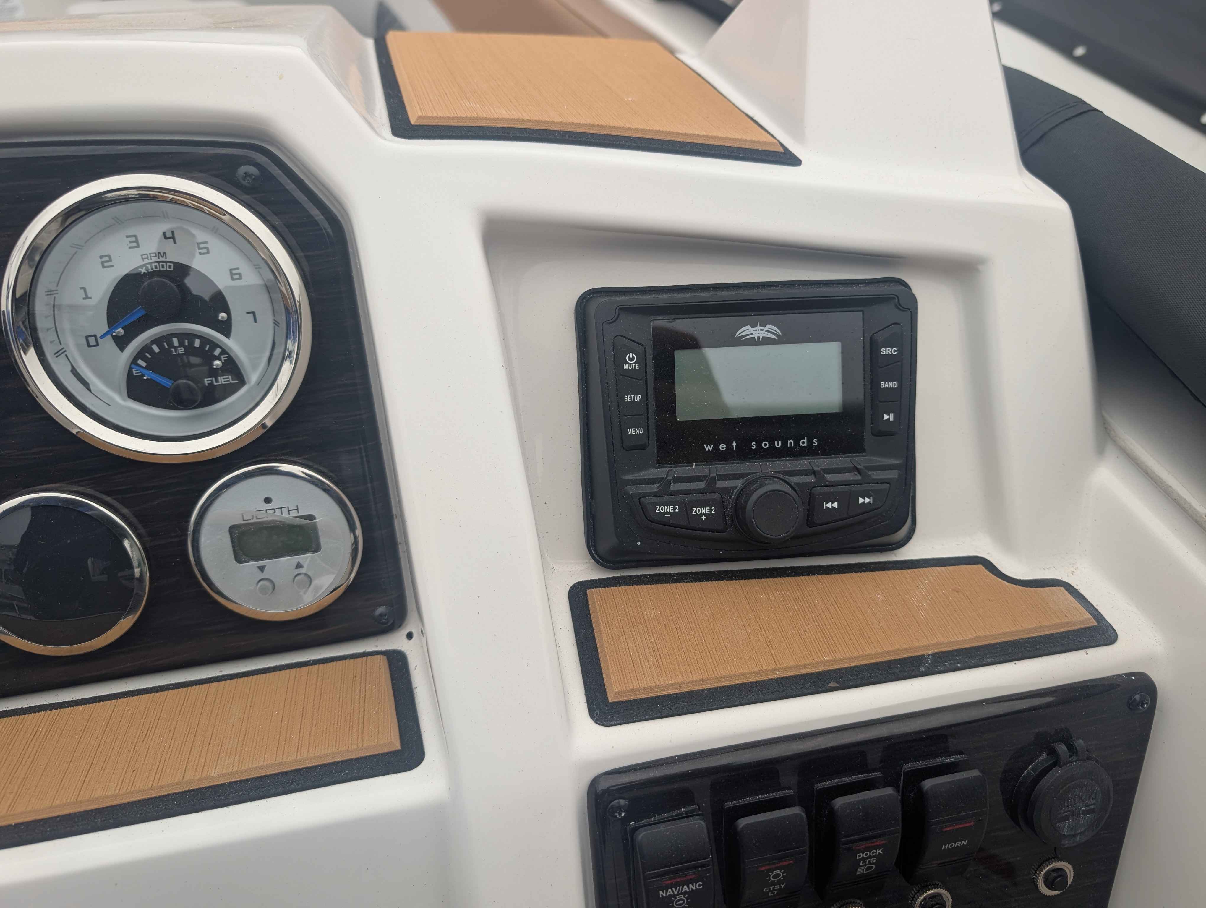 boat-carouselImage-image