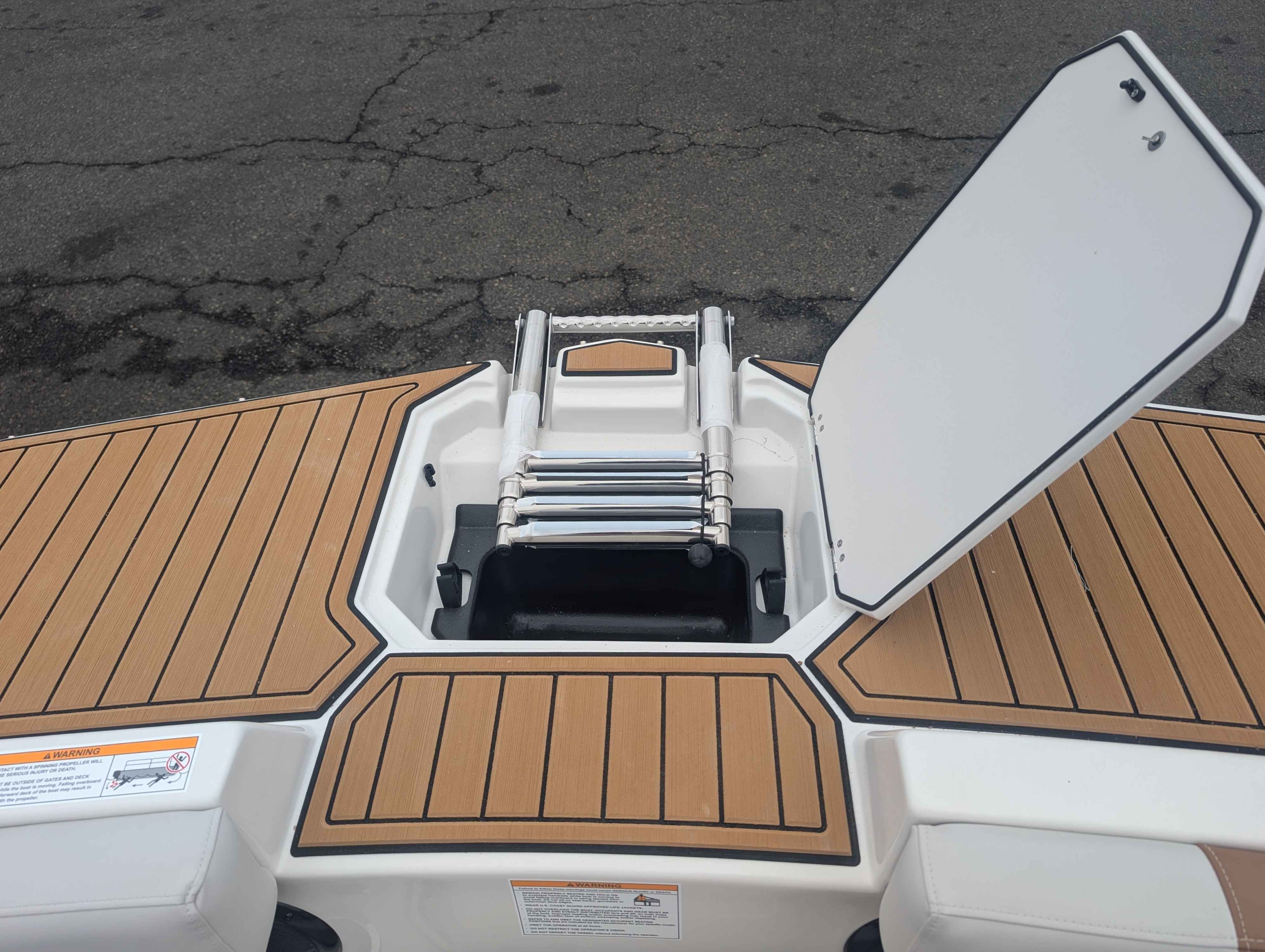 boat-carouselImage-image