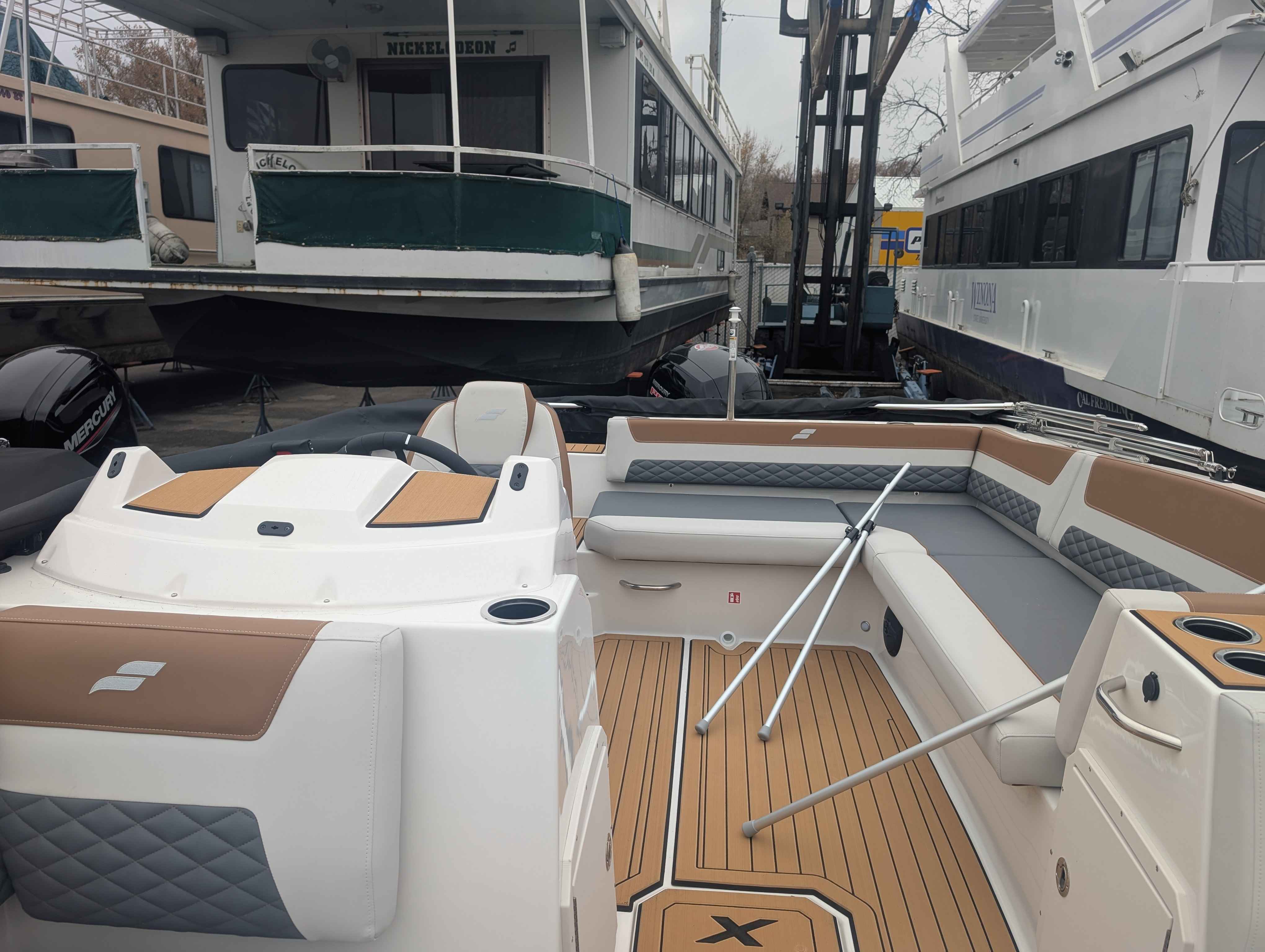 boat-carouselImage-image