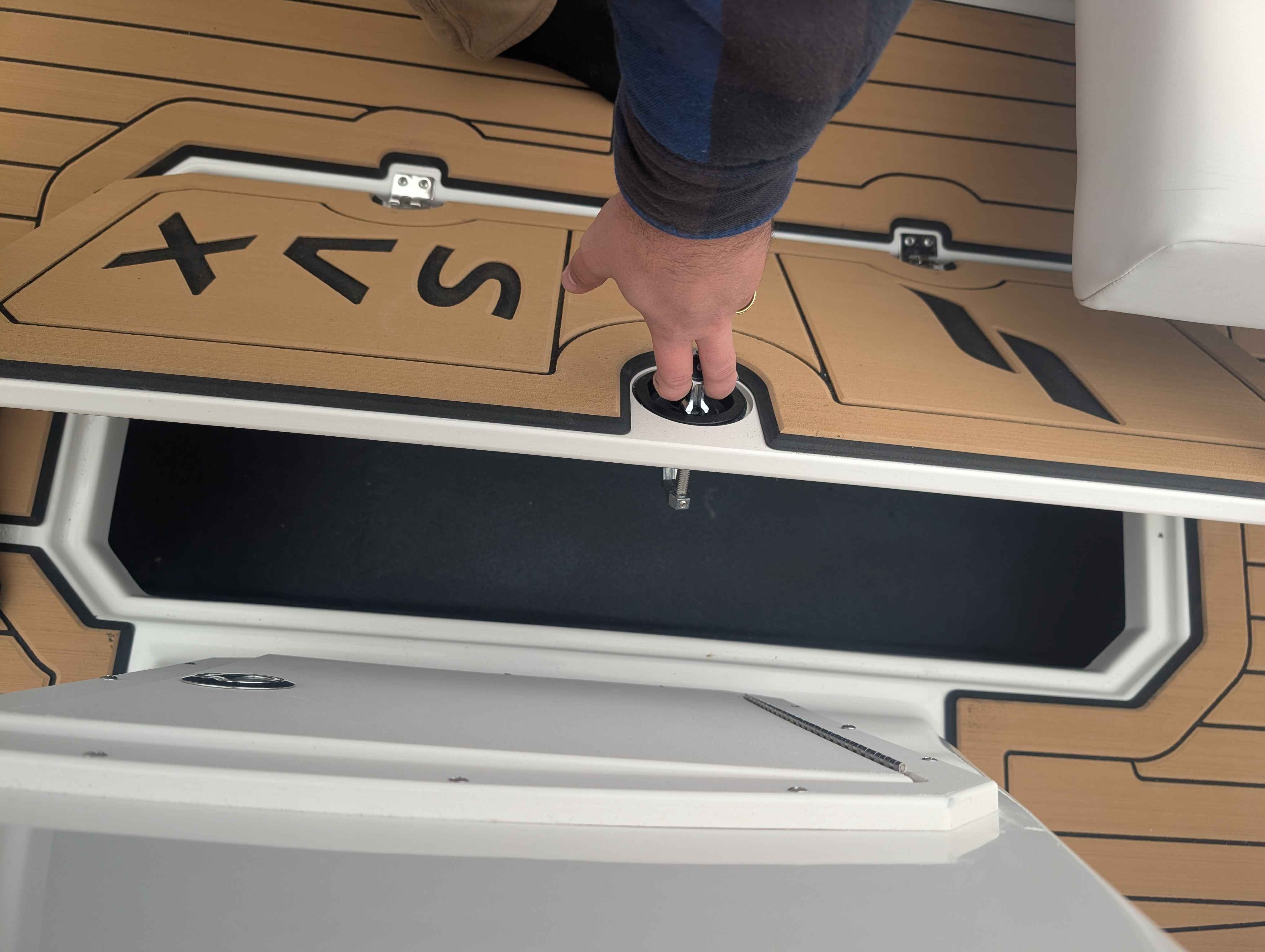 boat-carouselImage-image