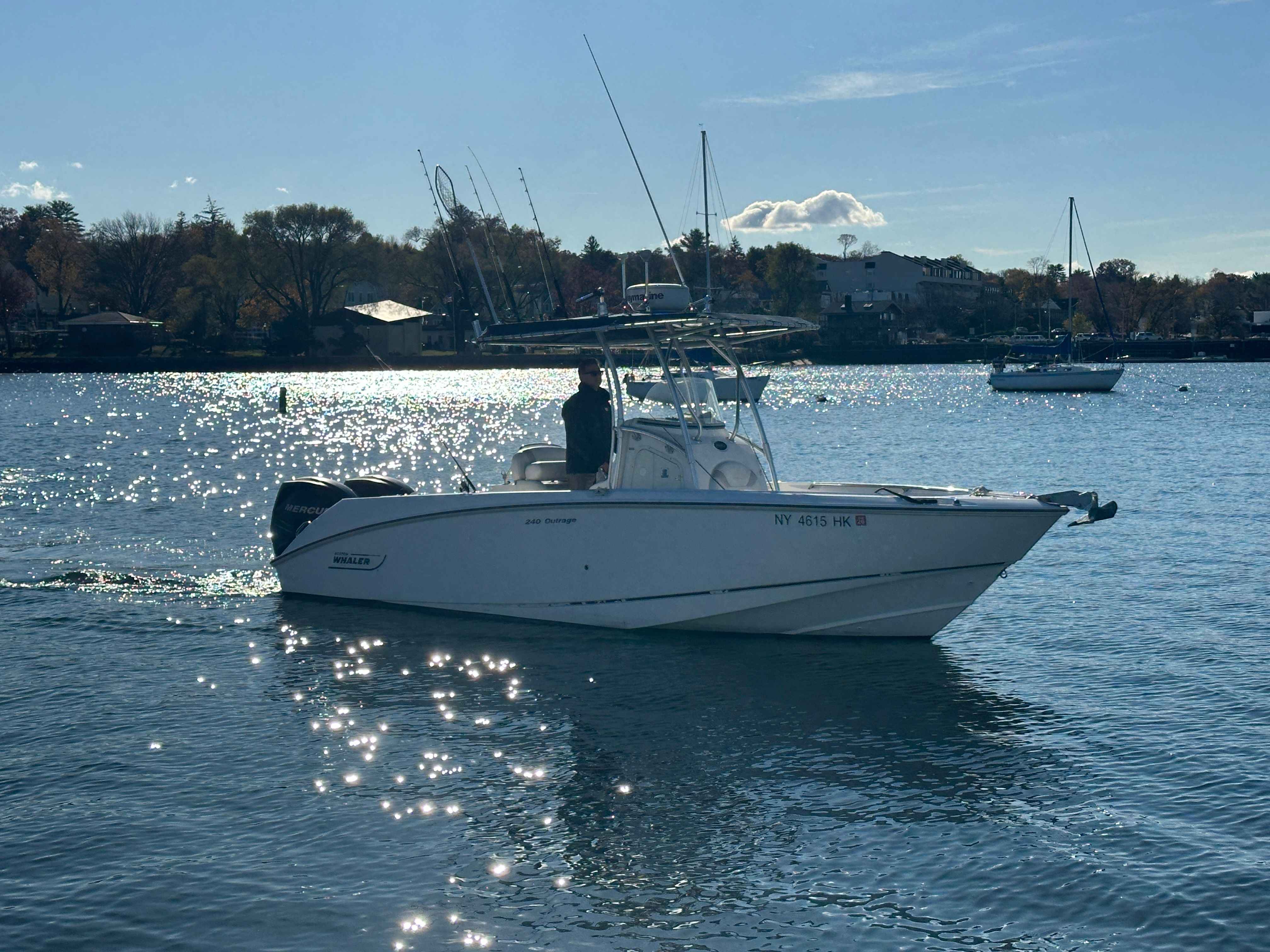 2006 Boston Whaler 240 OUTRAGE0