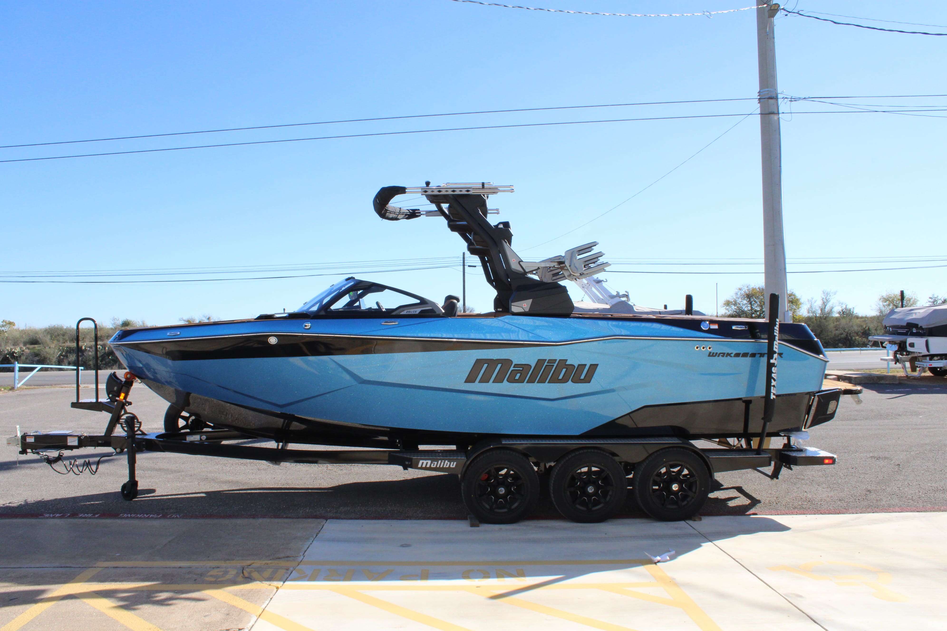 2026 Malibu Boats Wakesetter 25 LSV-5