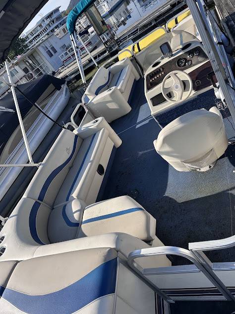 boat-carouselImage-image