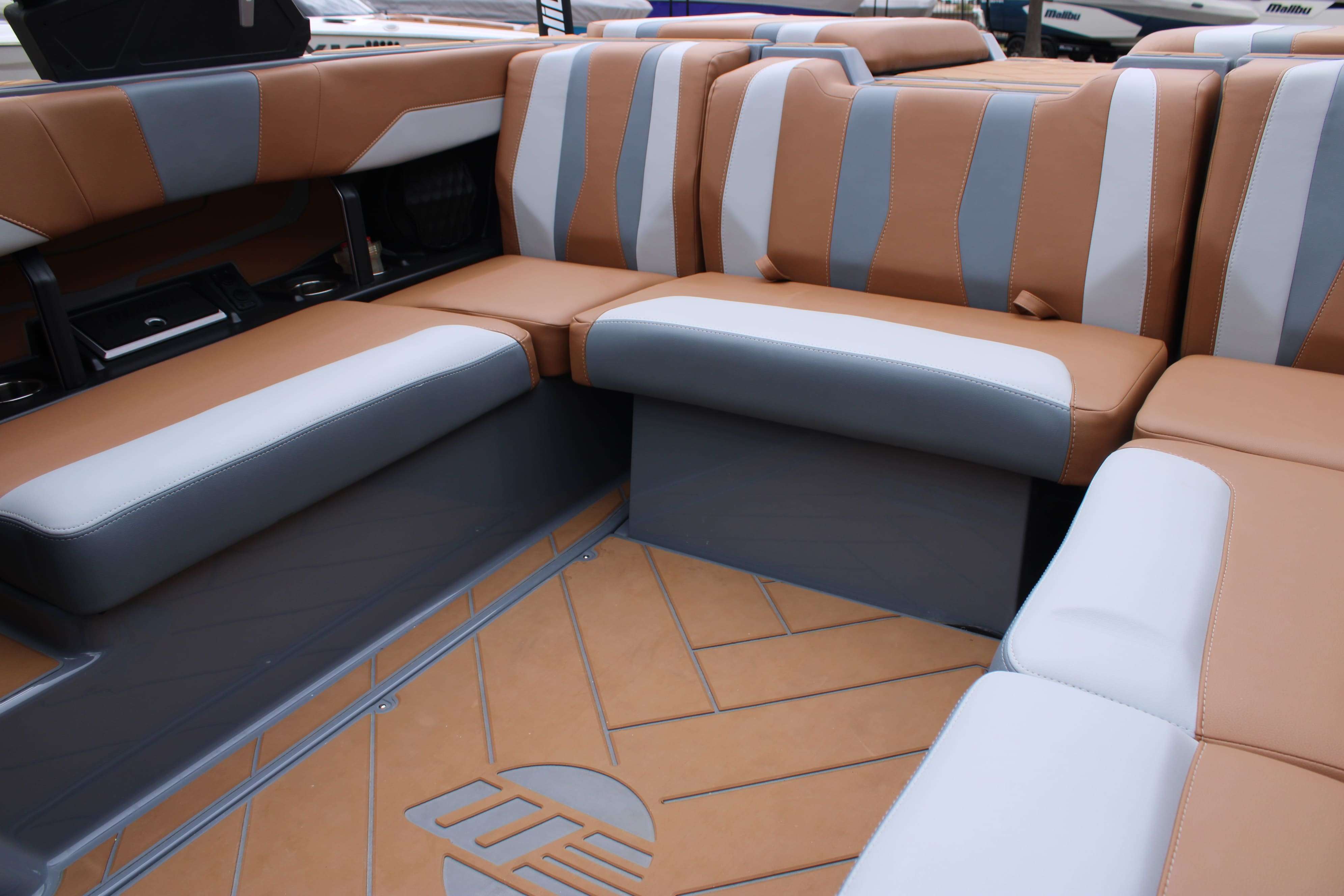 2023 Malibu Boats Wakesetter 22 LSV-14