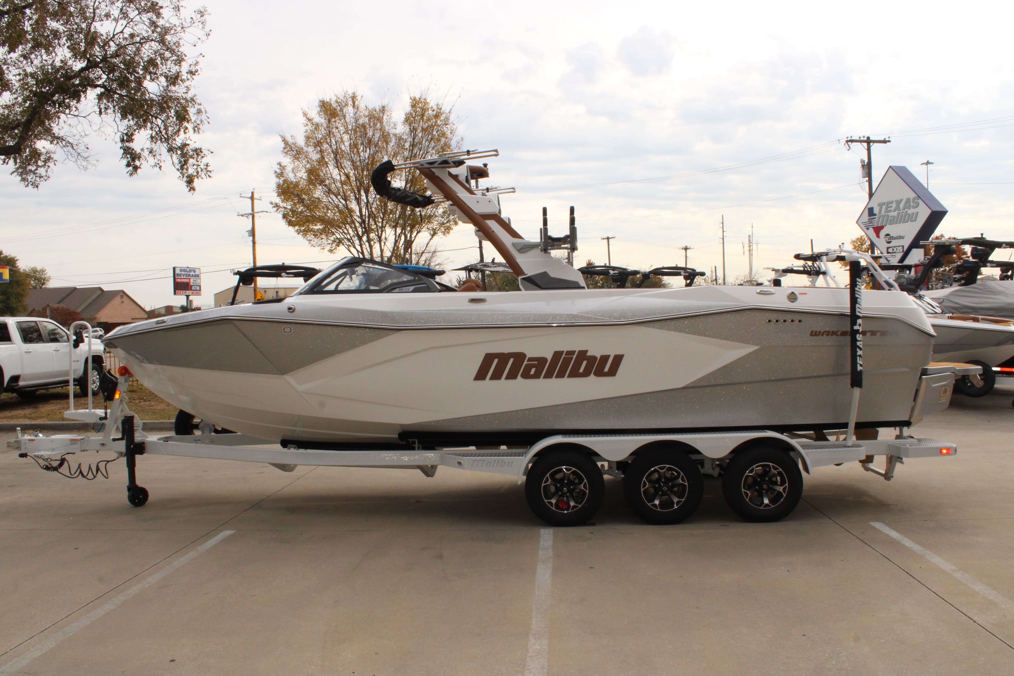 2026 Malibu Boats Wakesetter 26 LSV-5