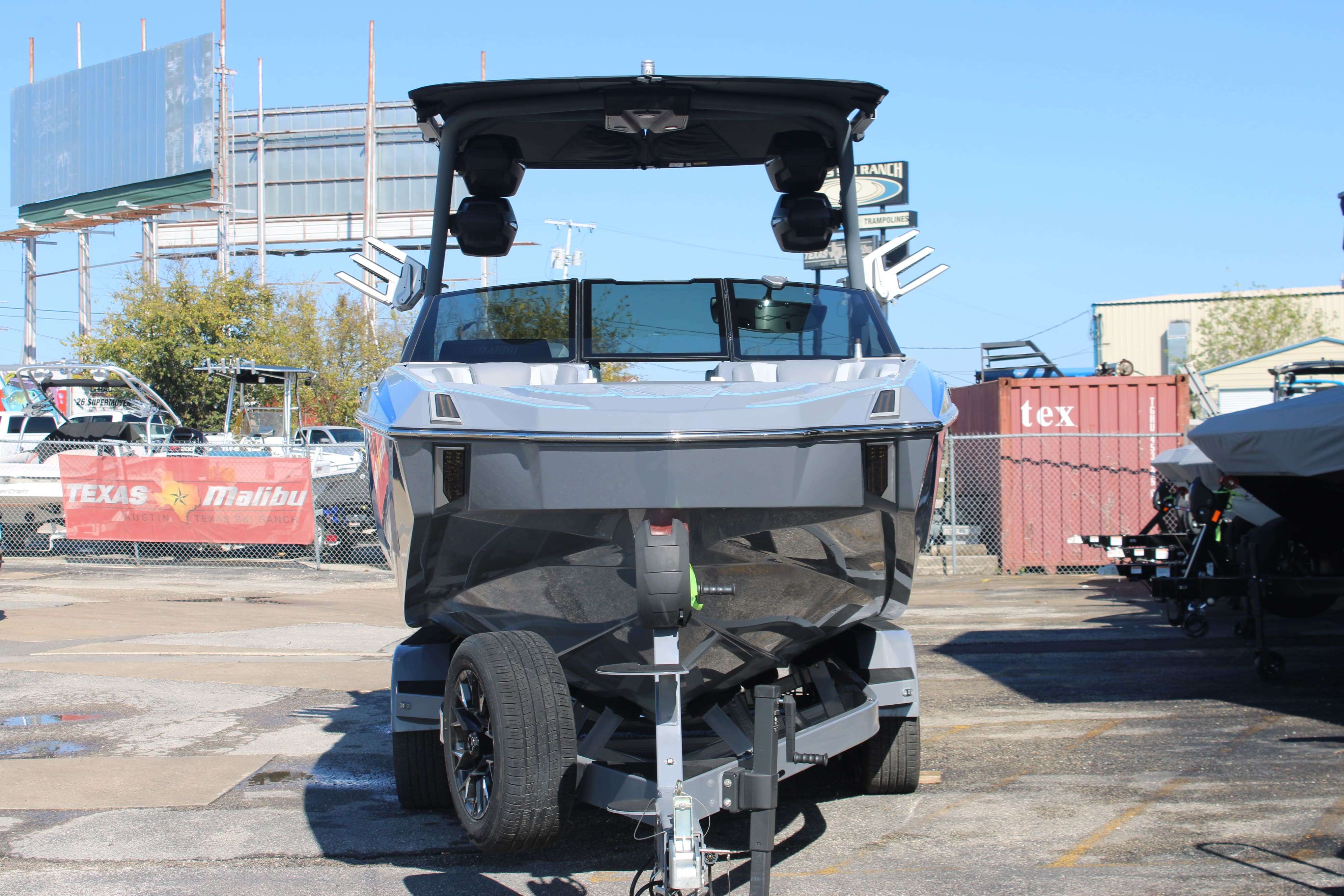 2025 Malibu Boats M242-3