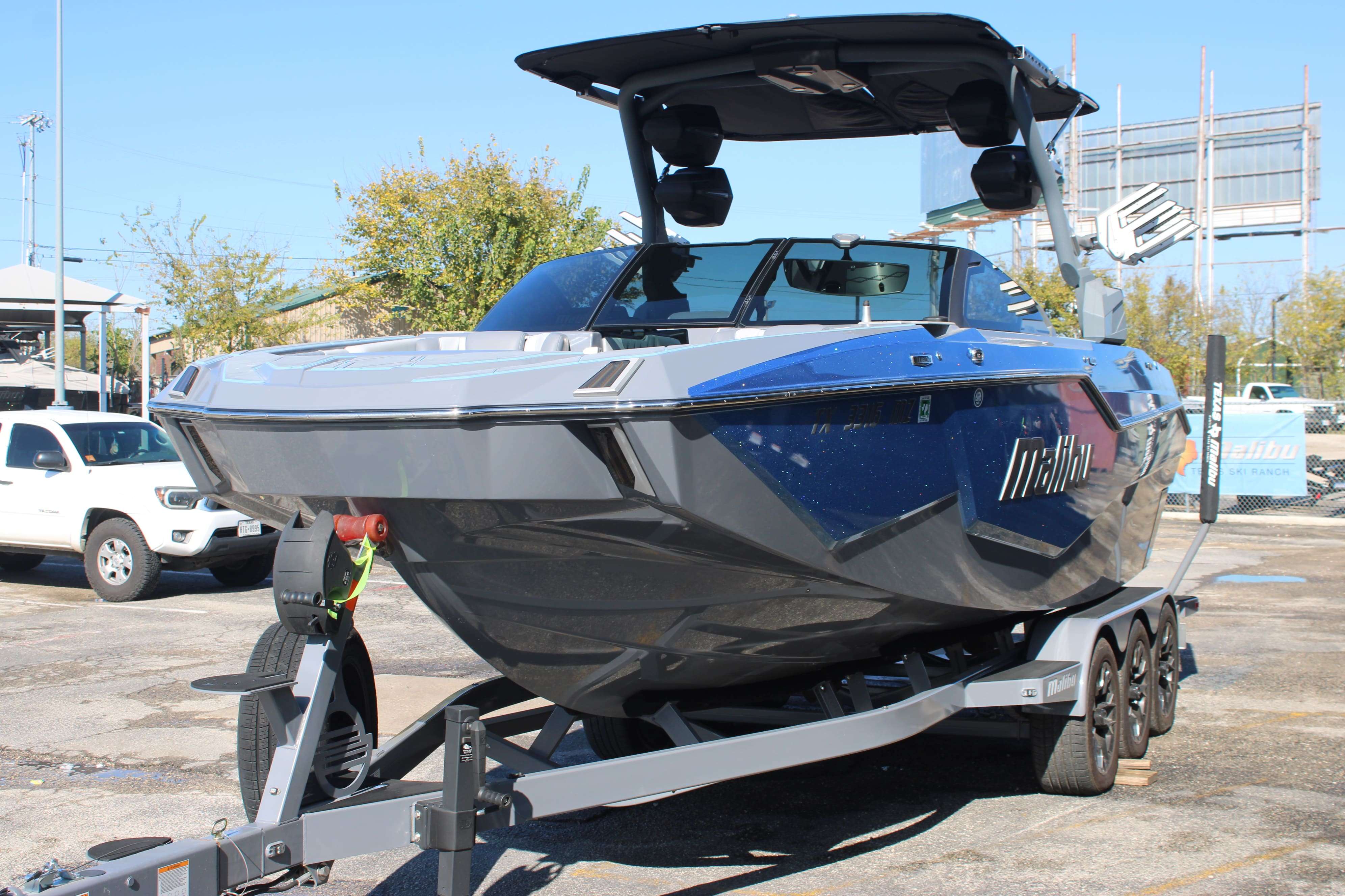 2025 Malibu Boats M242-4