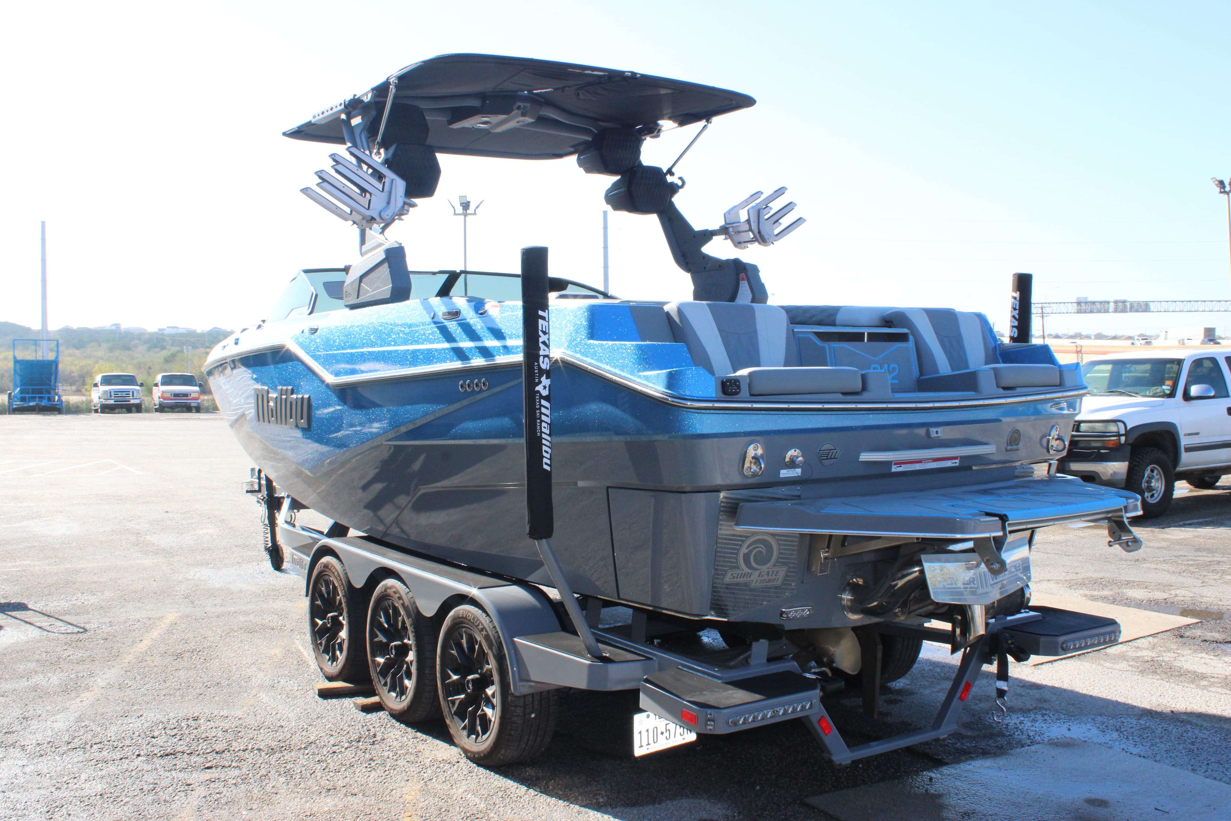 2025 Malibu Boats M242-6