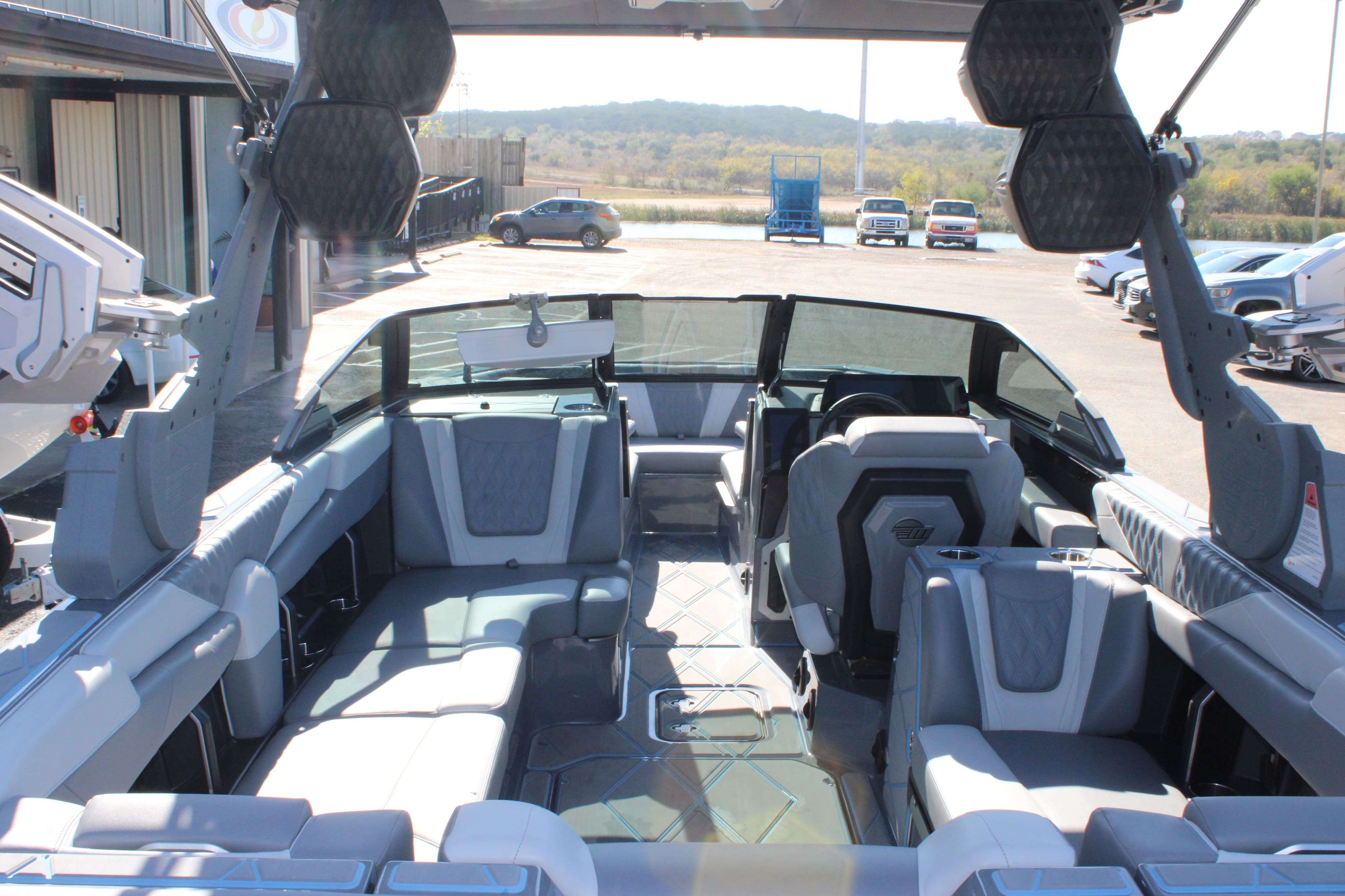 2025 Malibu Boats M242-11