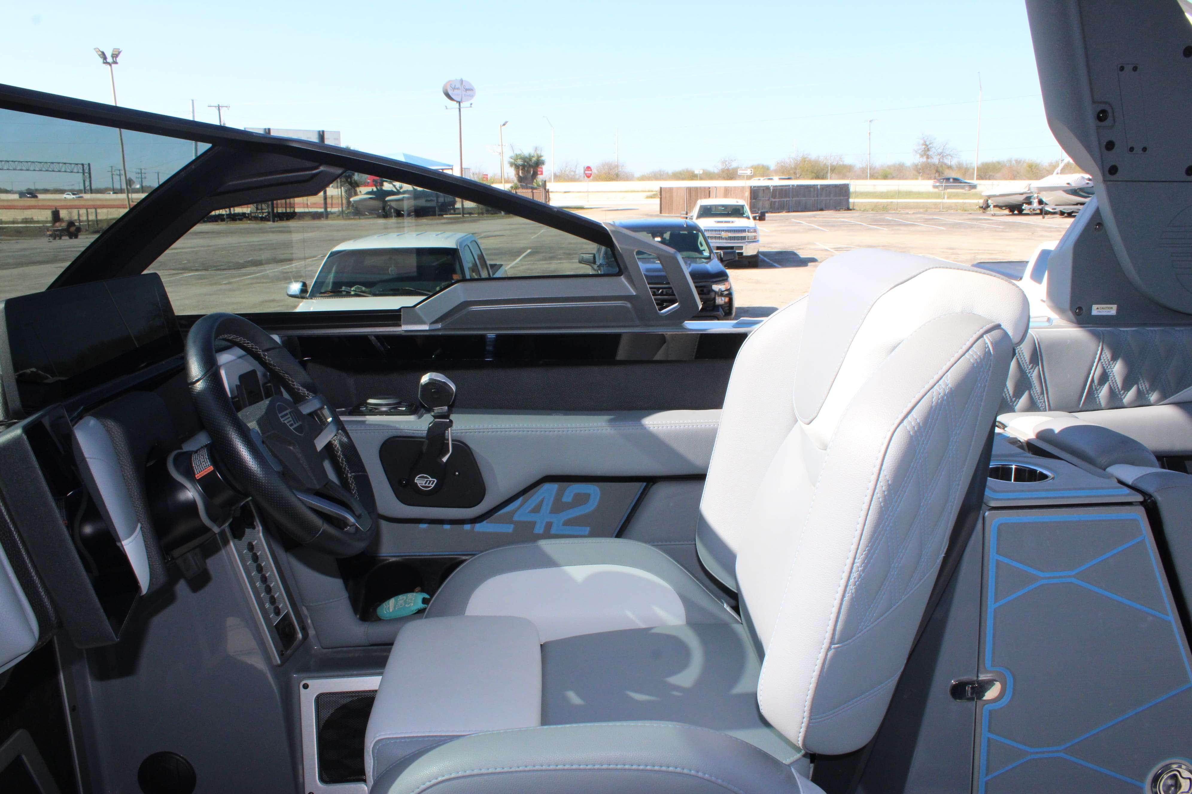 2025 Malibu Boats M242-17