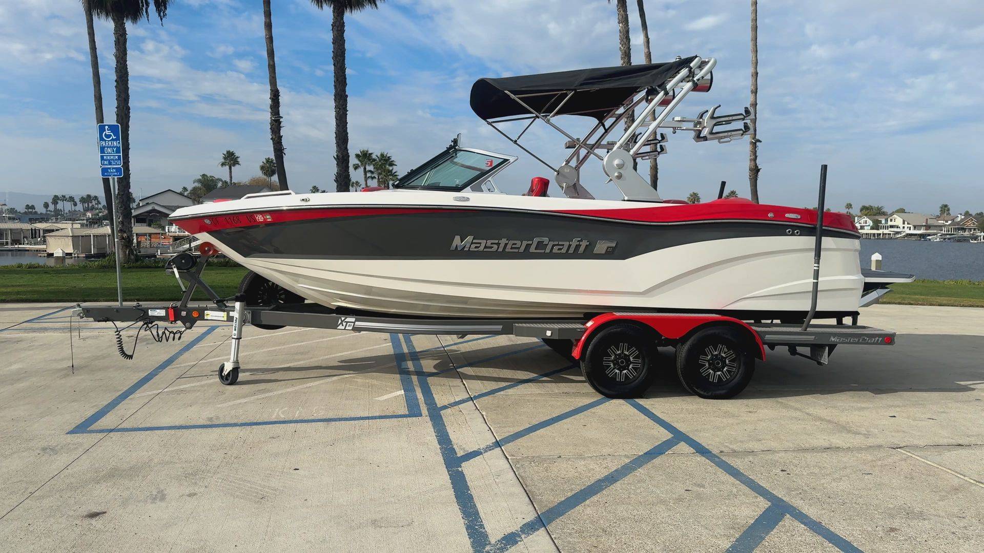 2019 Mastercraft XT210
