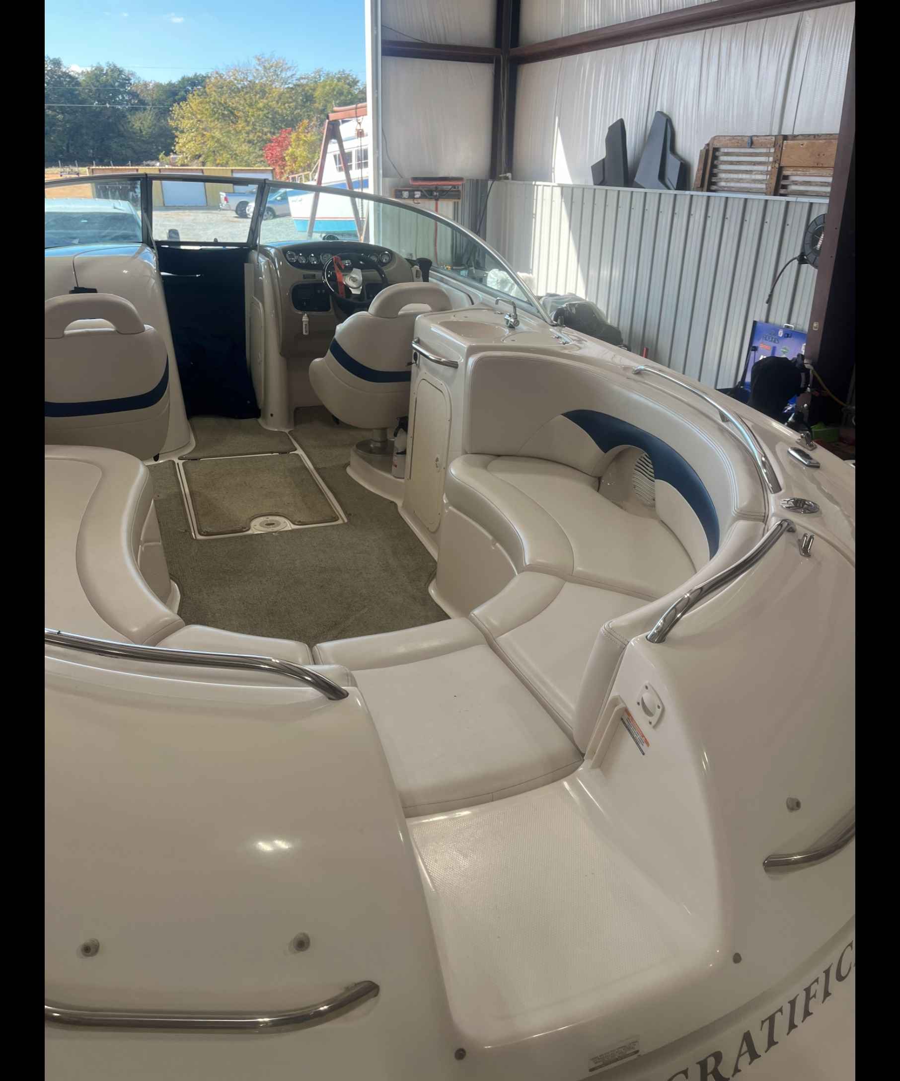 2001 CHAPARRAL 263 SUNESTA-10