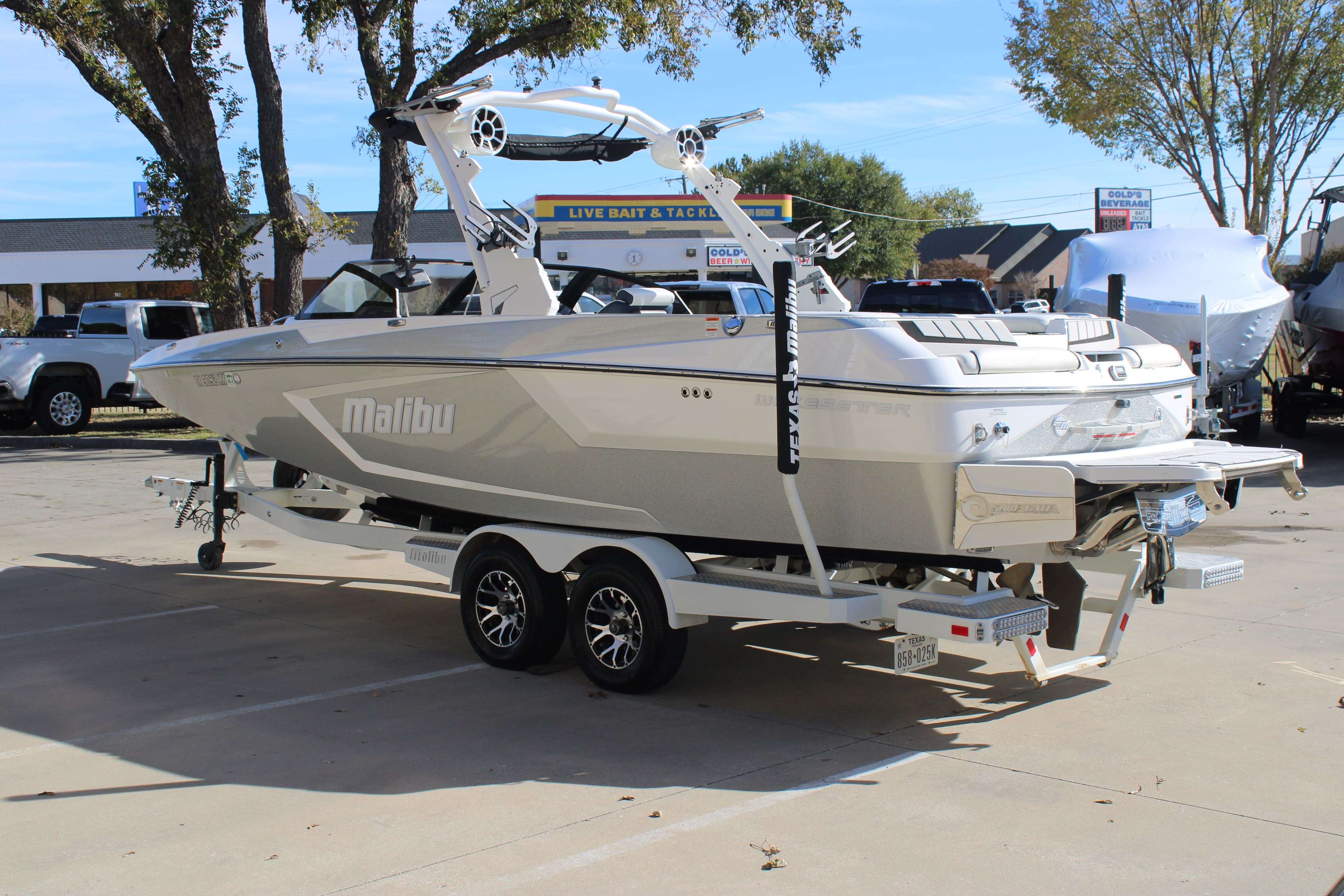 2021 Malibu Boats Wakesetter 24 MXZ-6