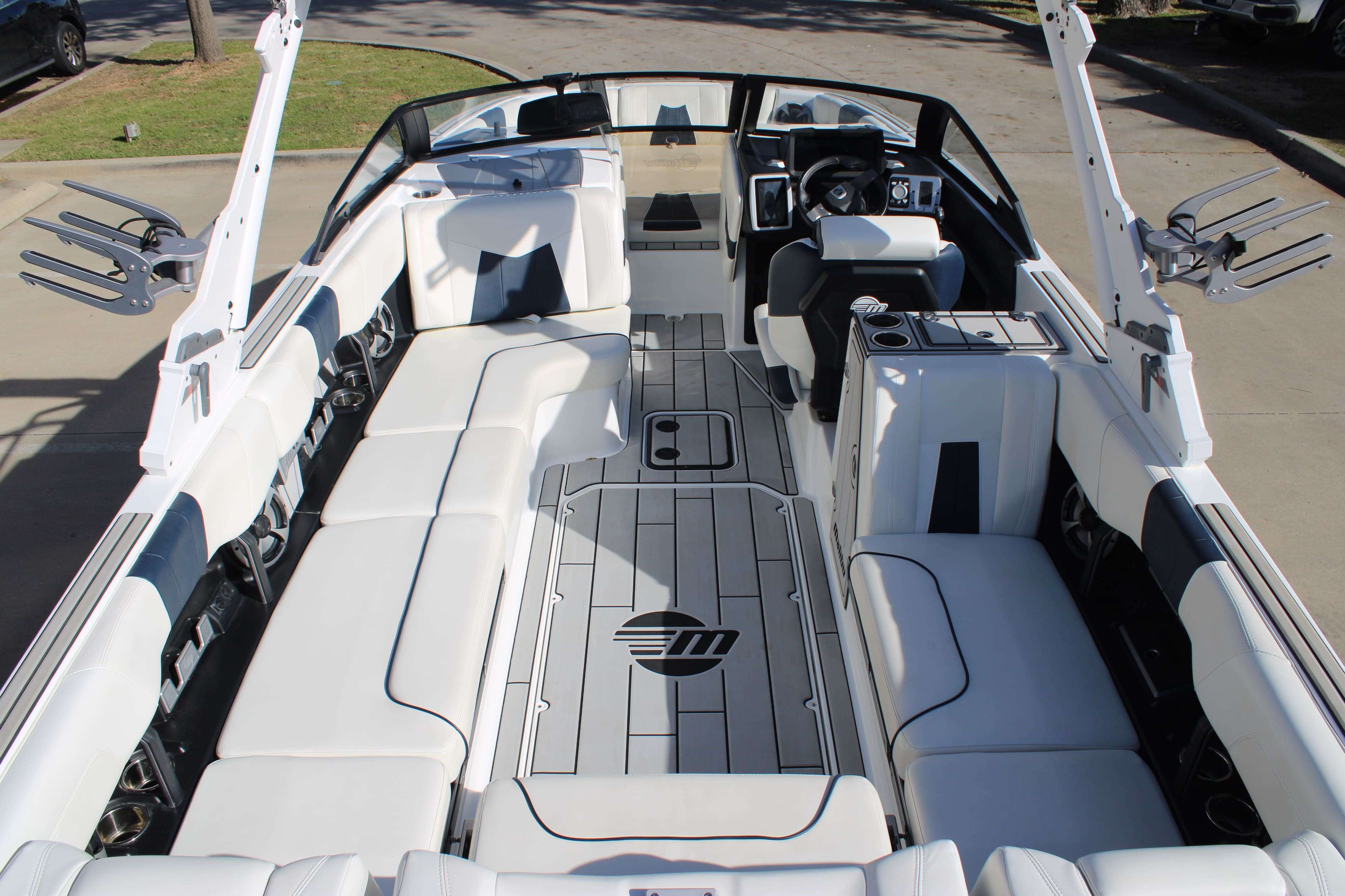 2021 Malibu Boats Wakesetter 24 MXZ-12