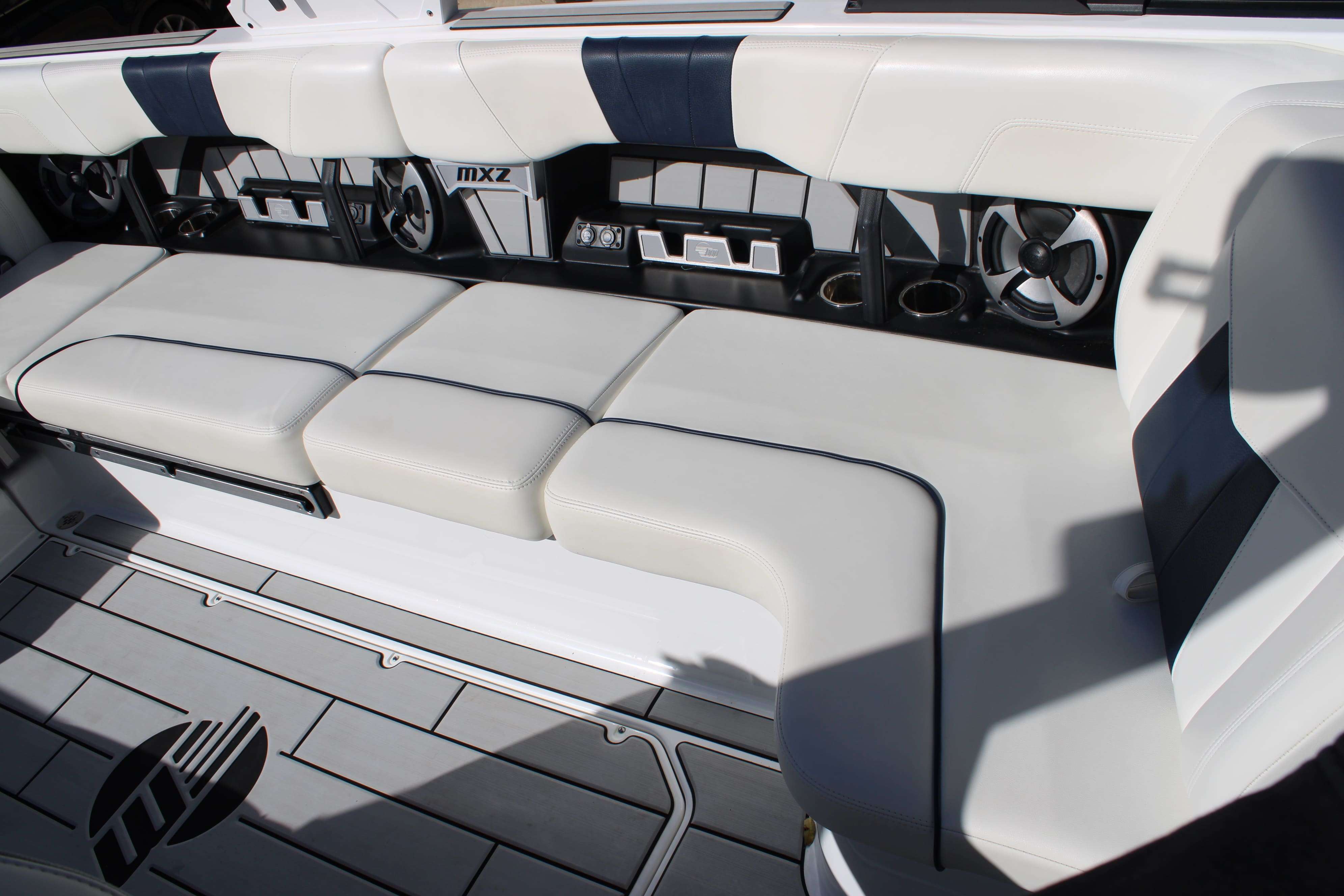 2021 Malibu Boats Wakesetter 24 MXZ-17