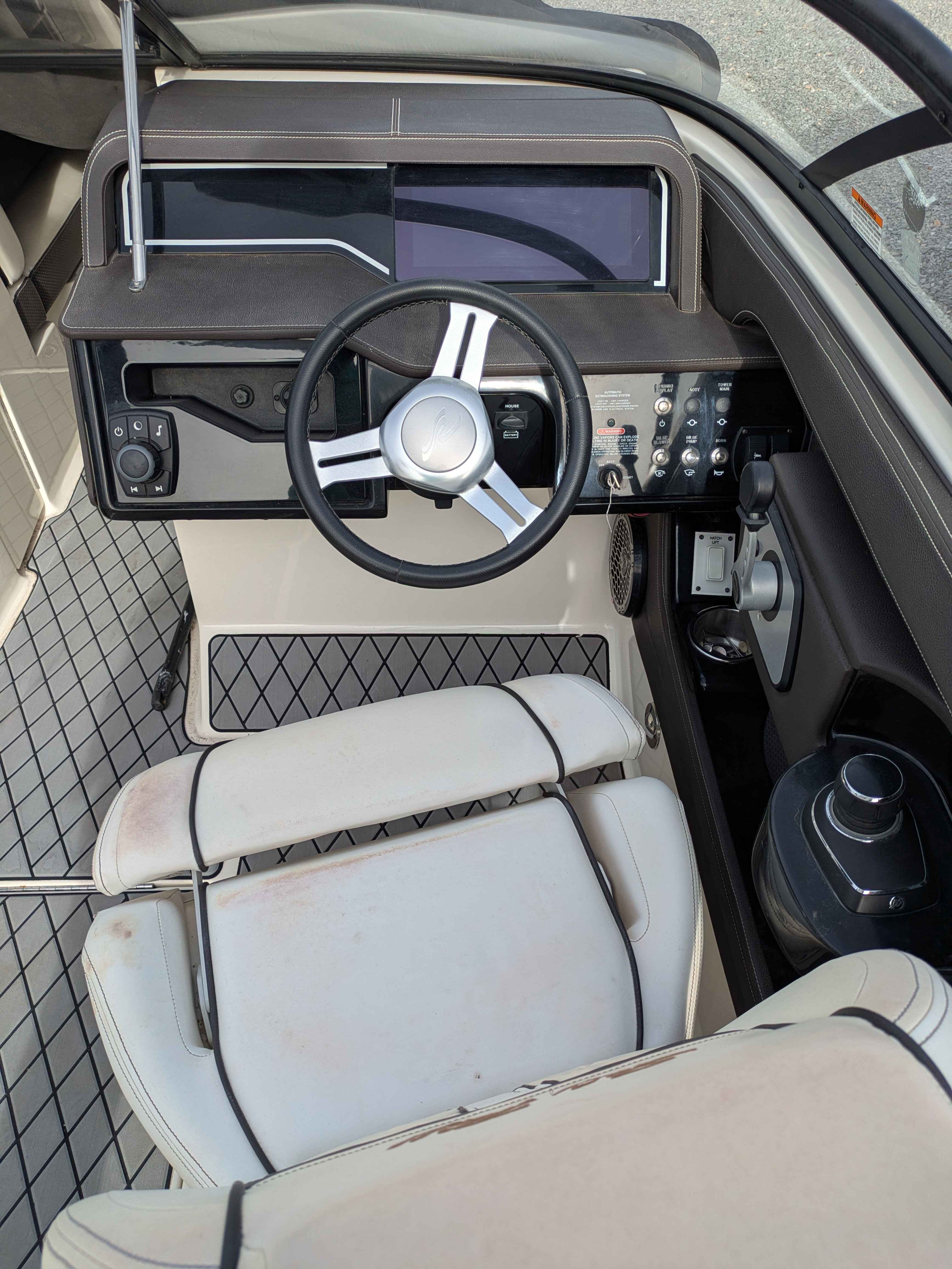 2017 Sea Ray 230 SLX-W-4