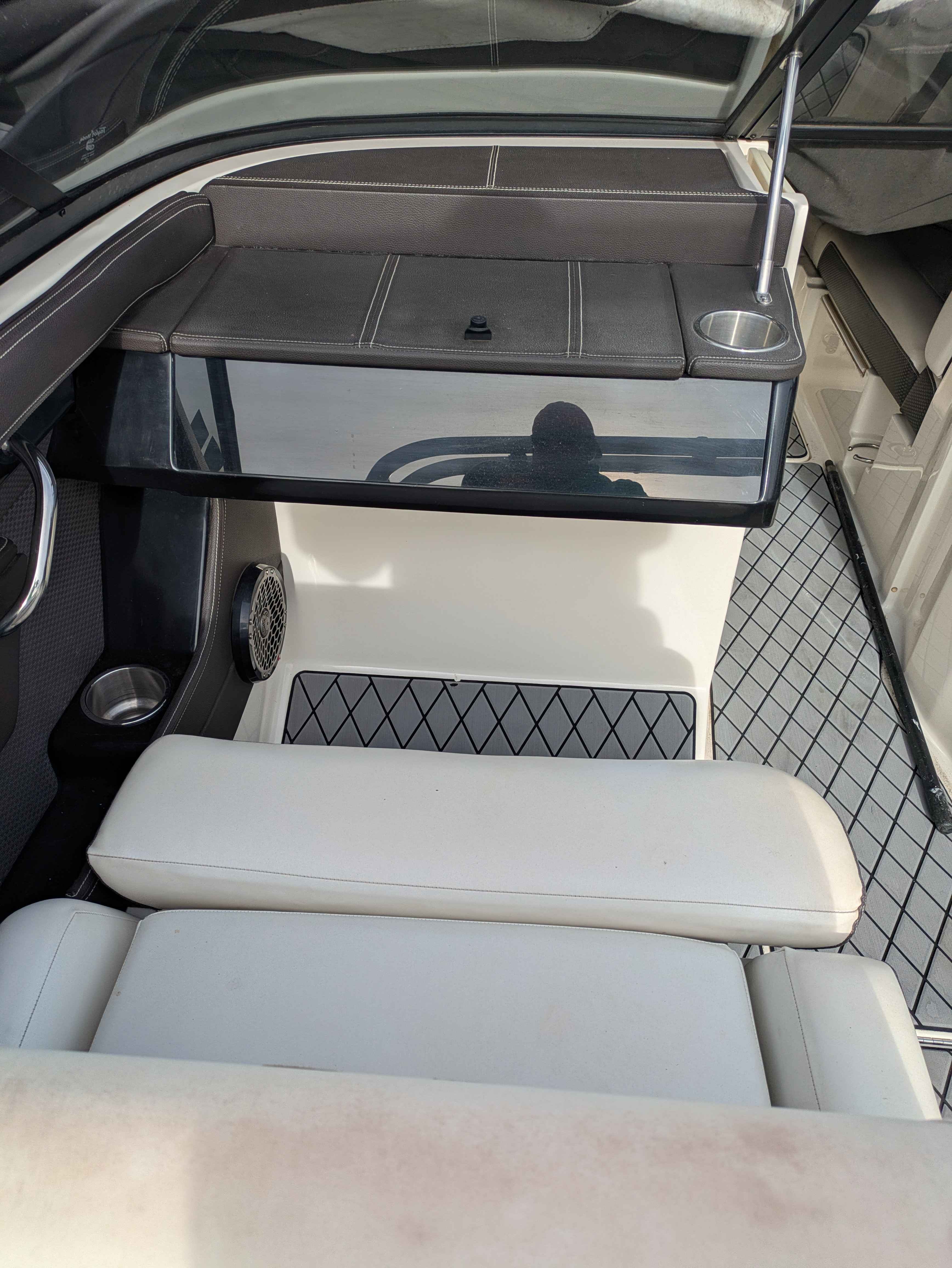 2017 Sea Ray 230 SLX-W-6