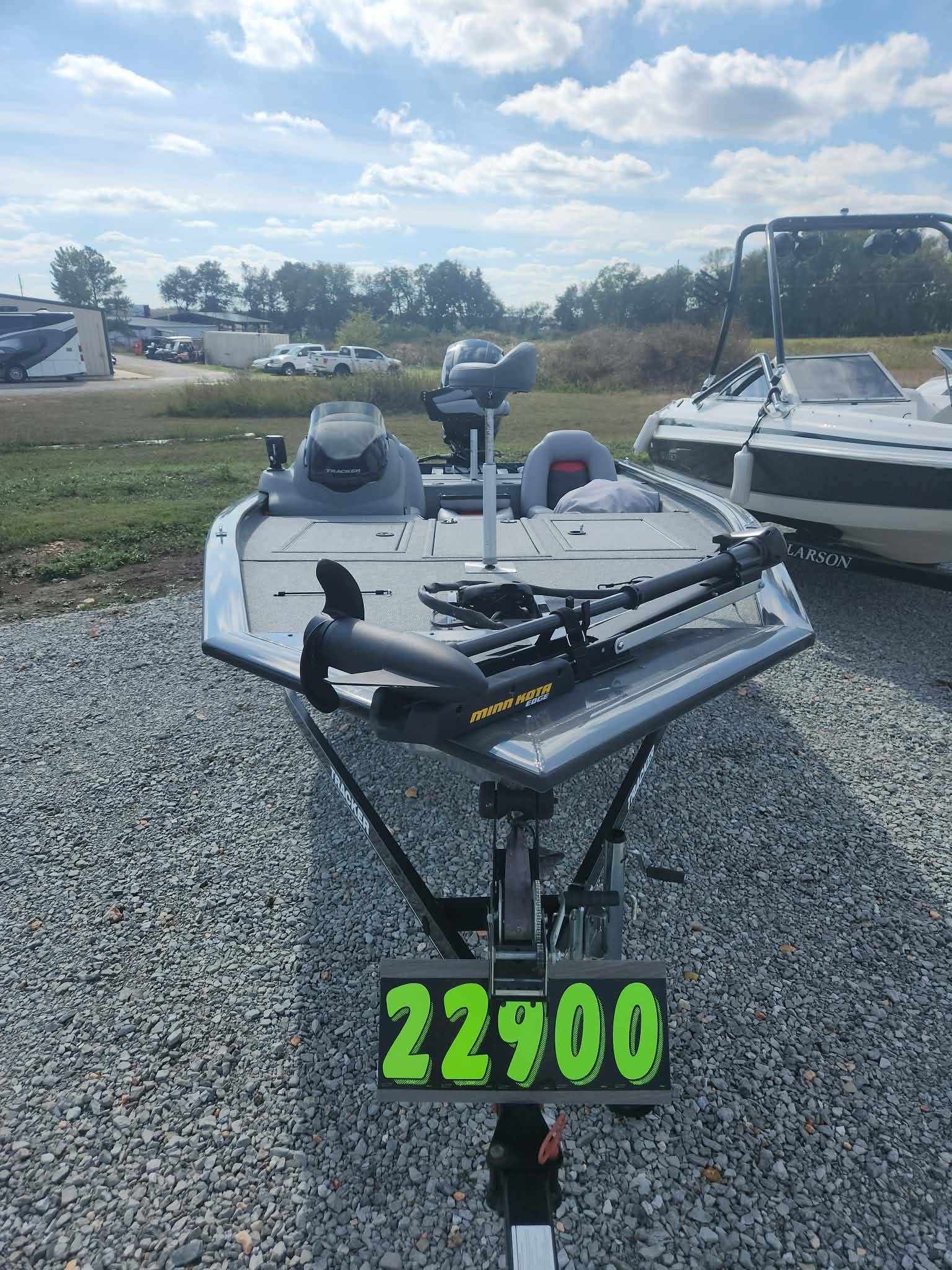 2016 TRACKER MARINE PRO TEAM 195-2