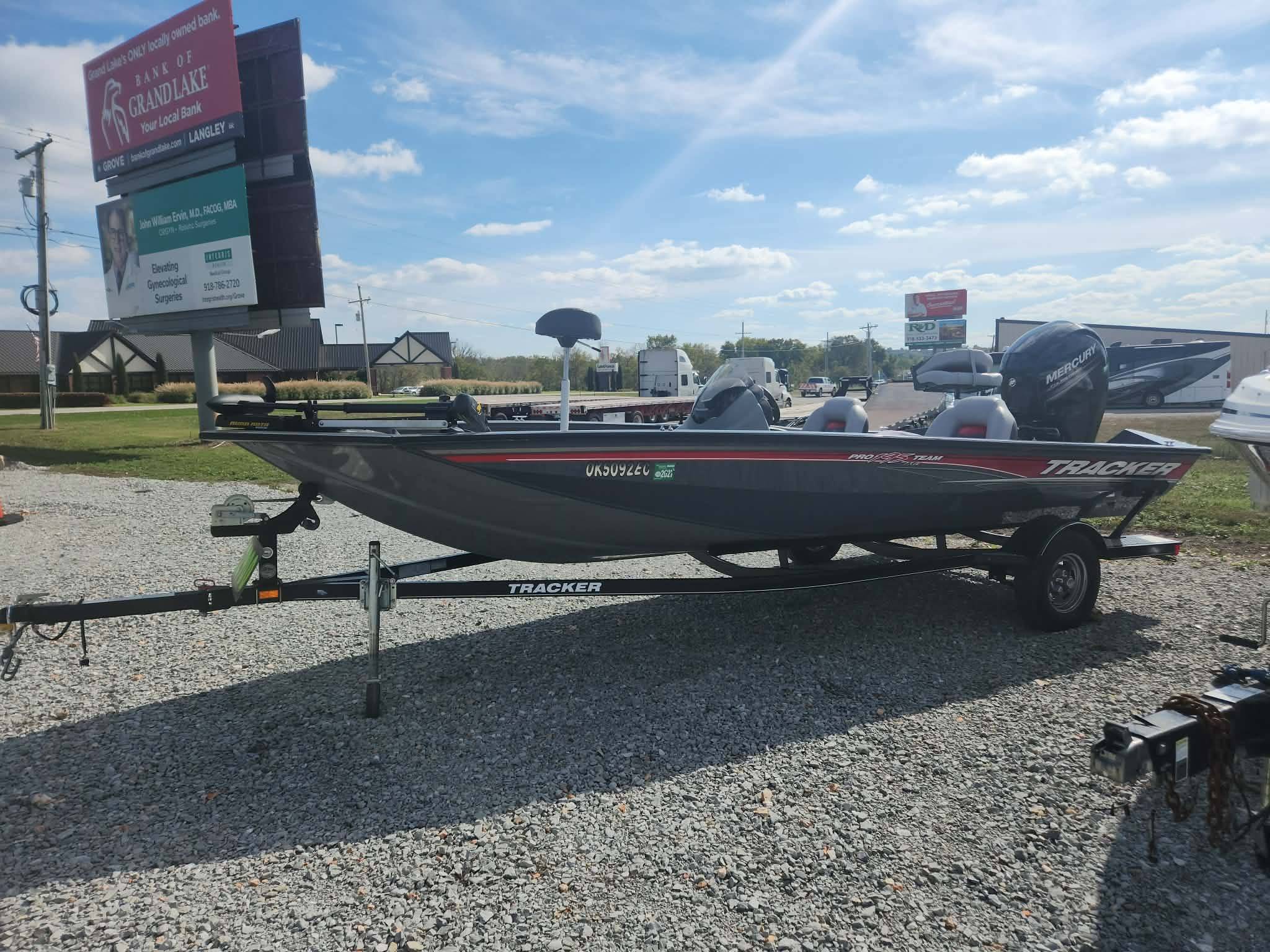 2016 TRACKER MARINE PRO TEAM 195-3