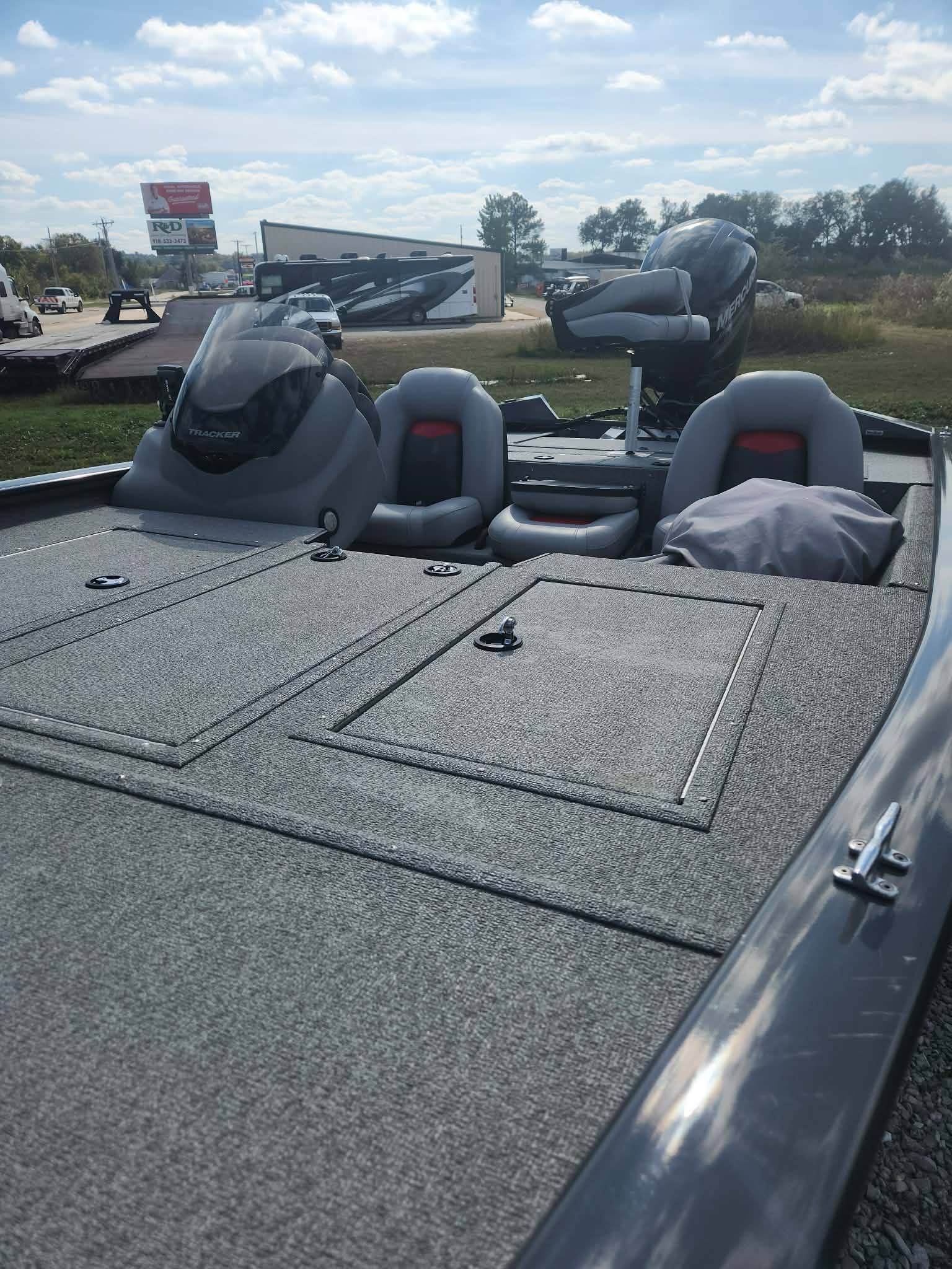 2016 TRACKER MARINE PRO TEAM 195-5