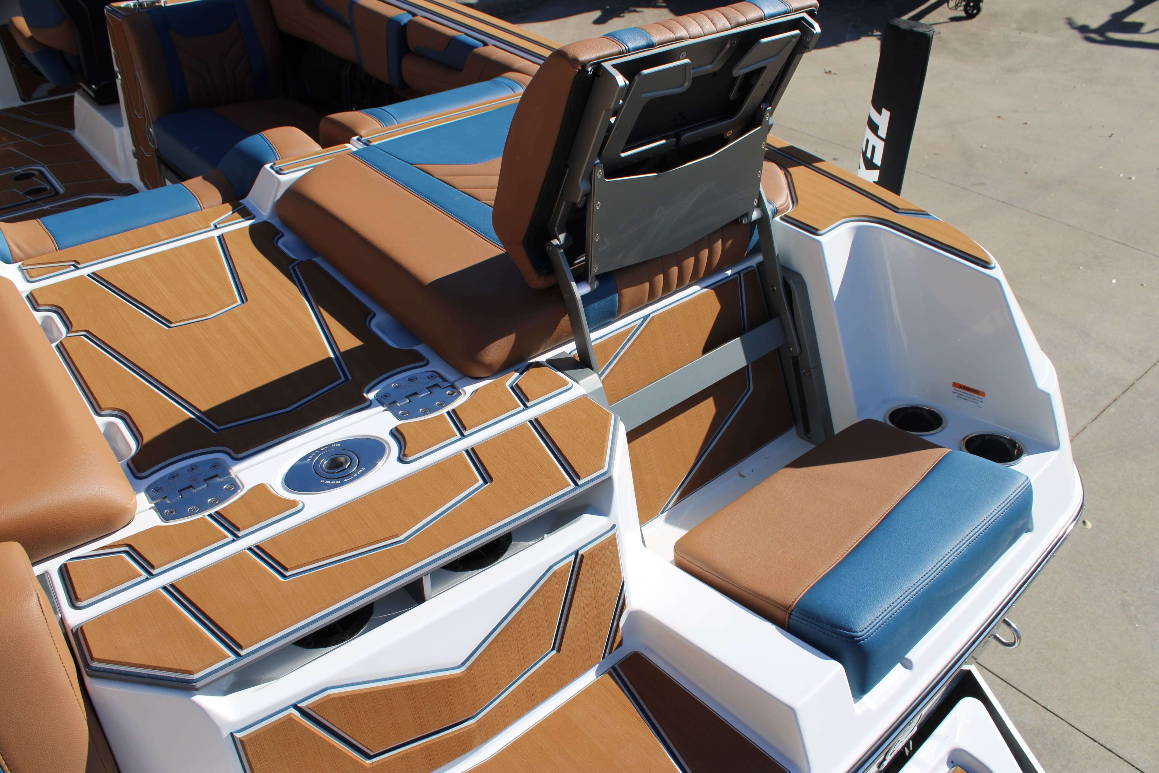 2026 Malibu Boats Wakesetter 25 LSV-11