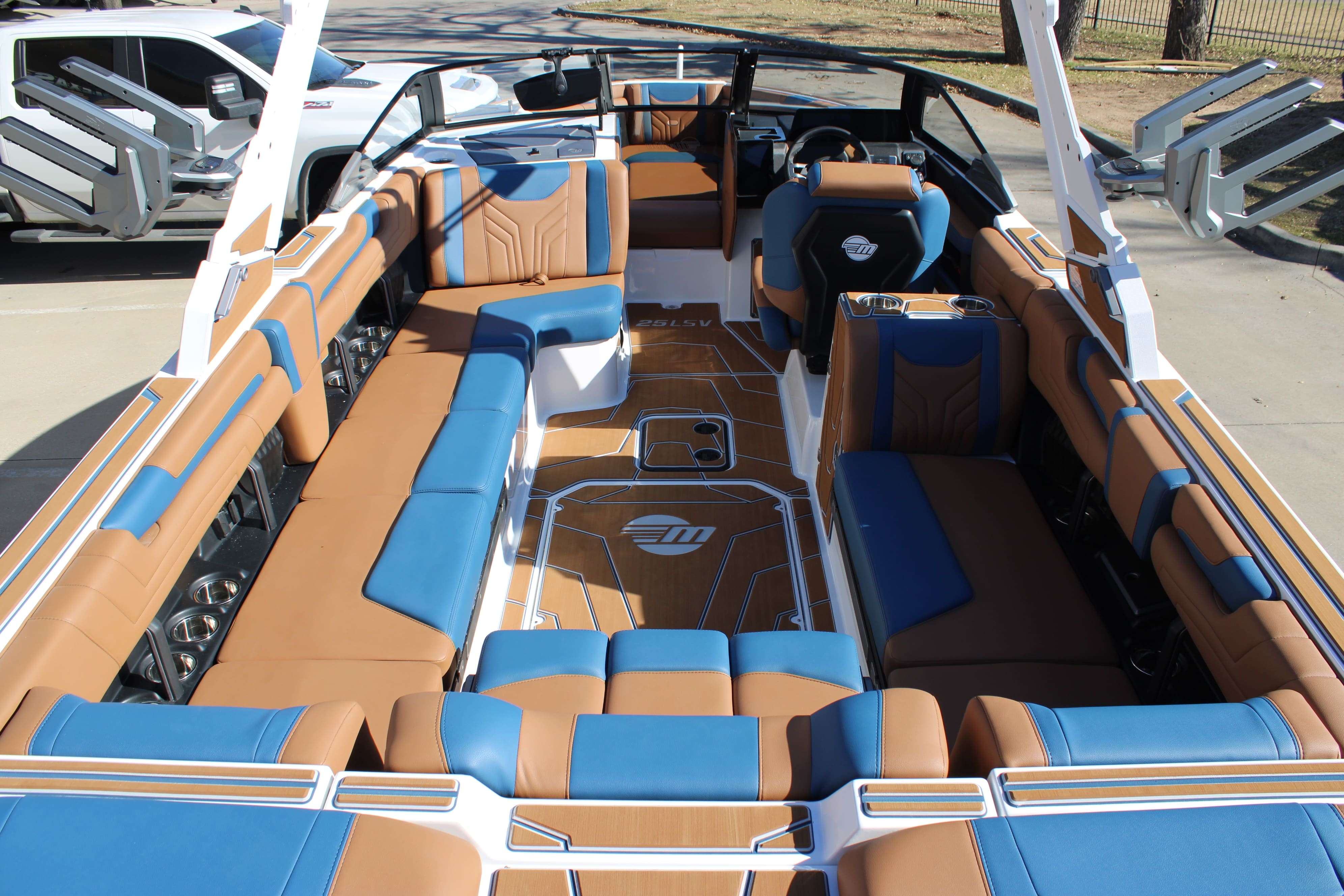2026 Malibu Boats Wakesetter 25 LSV-12
