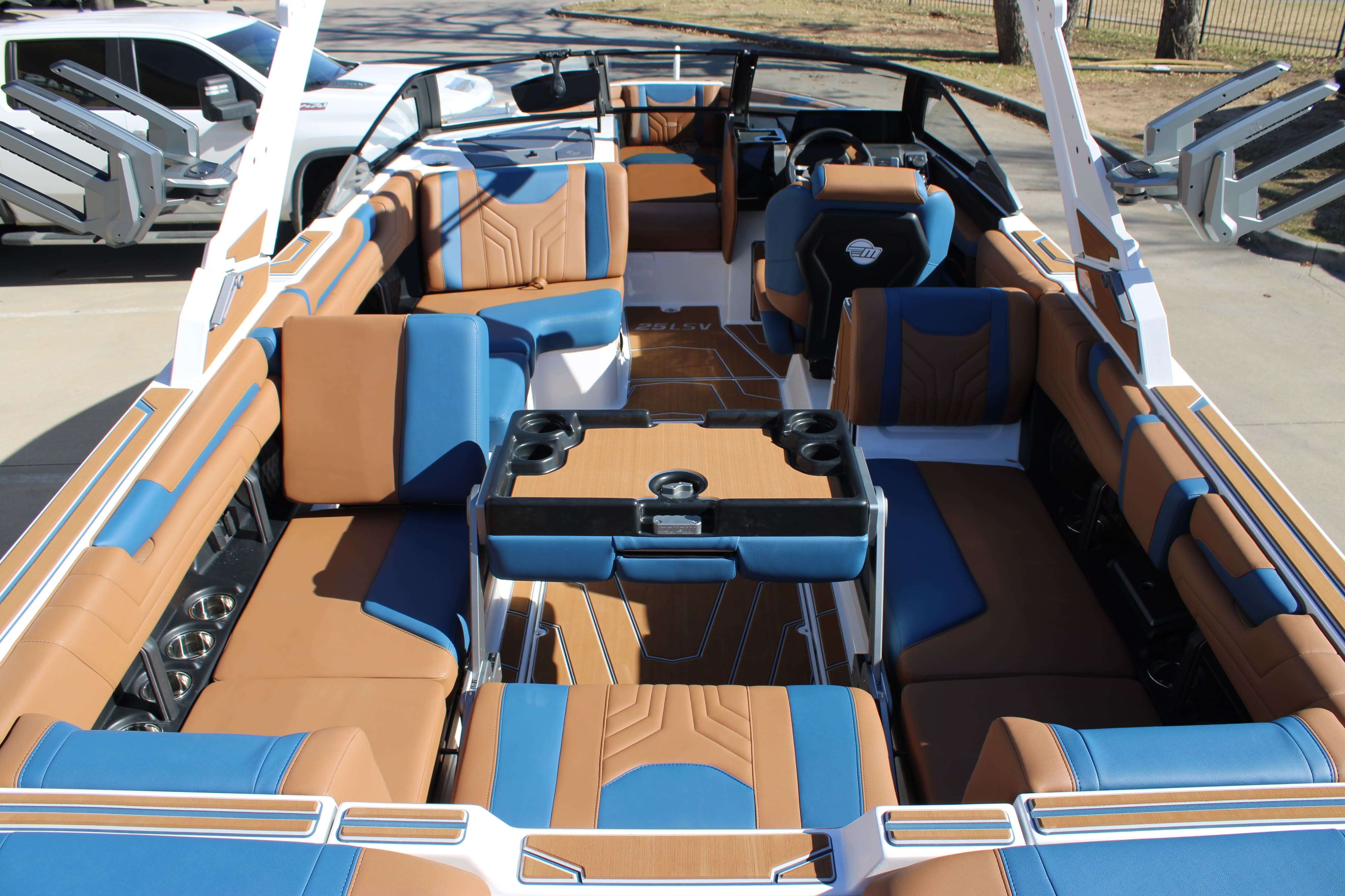 2026 Malibu Boats Wakesetter 25 LSV-14